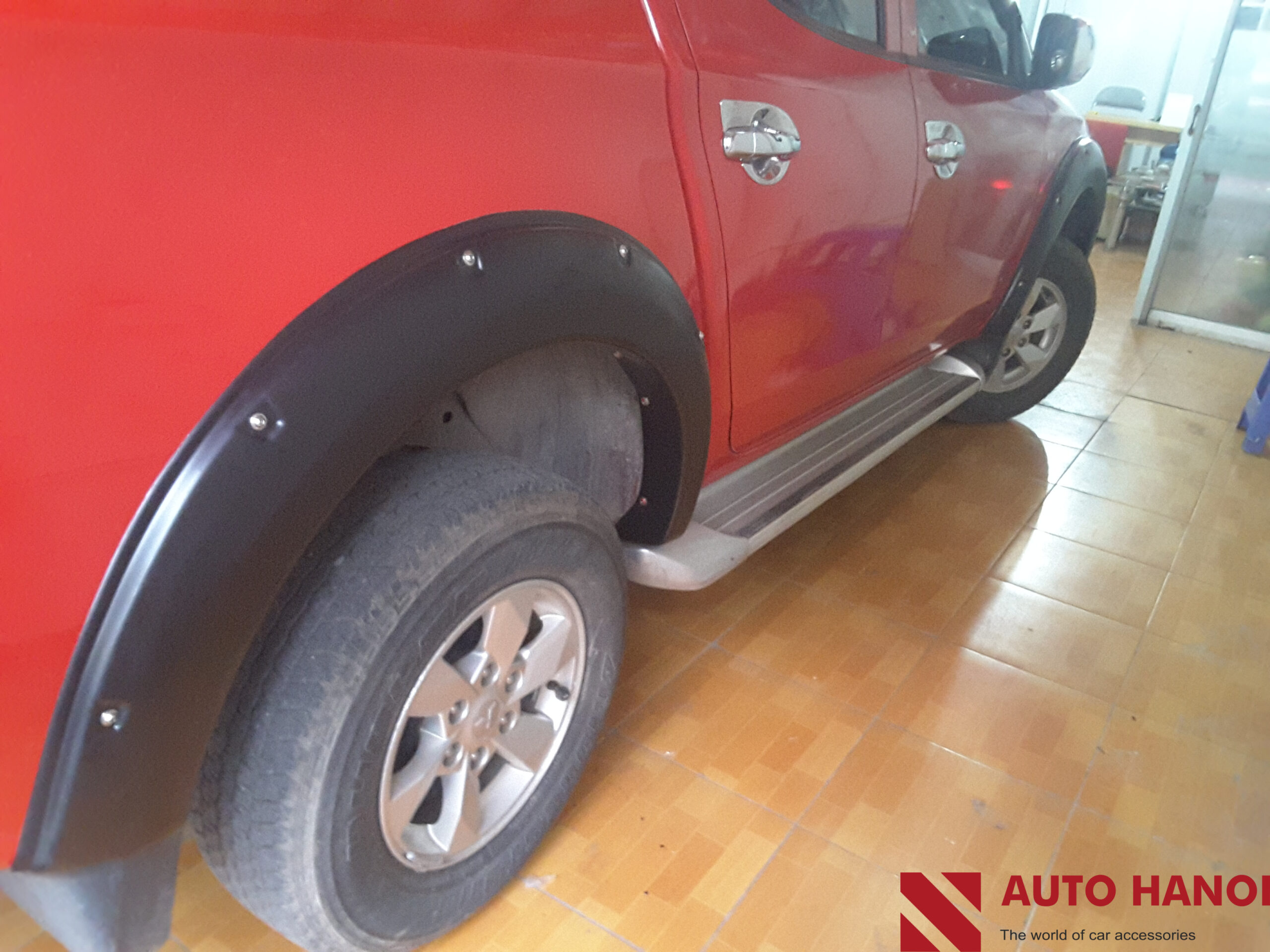 Ốp cua lốp Triton - Ảnh 2