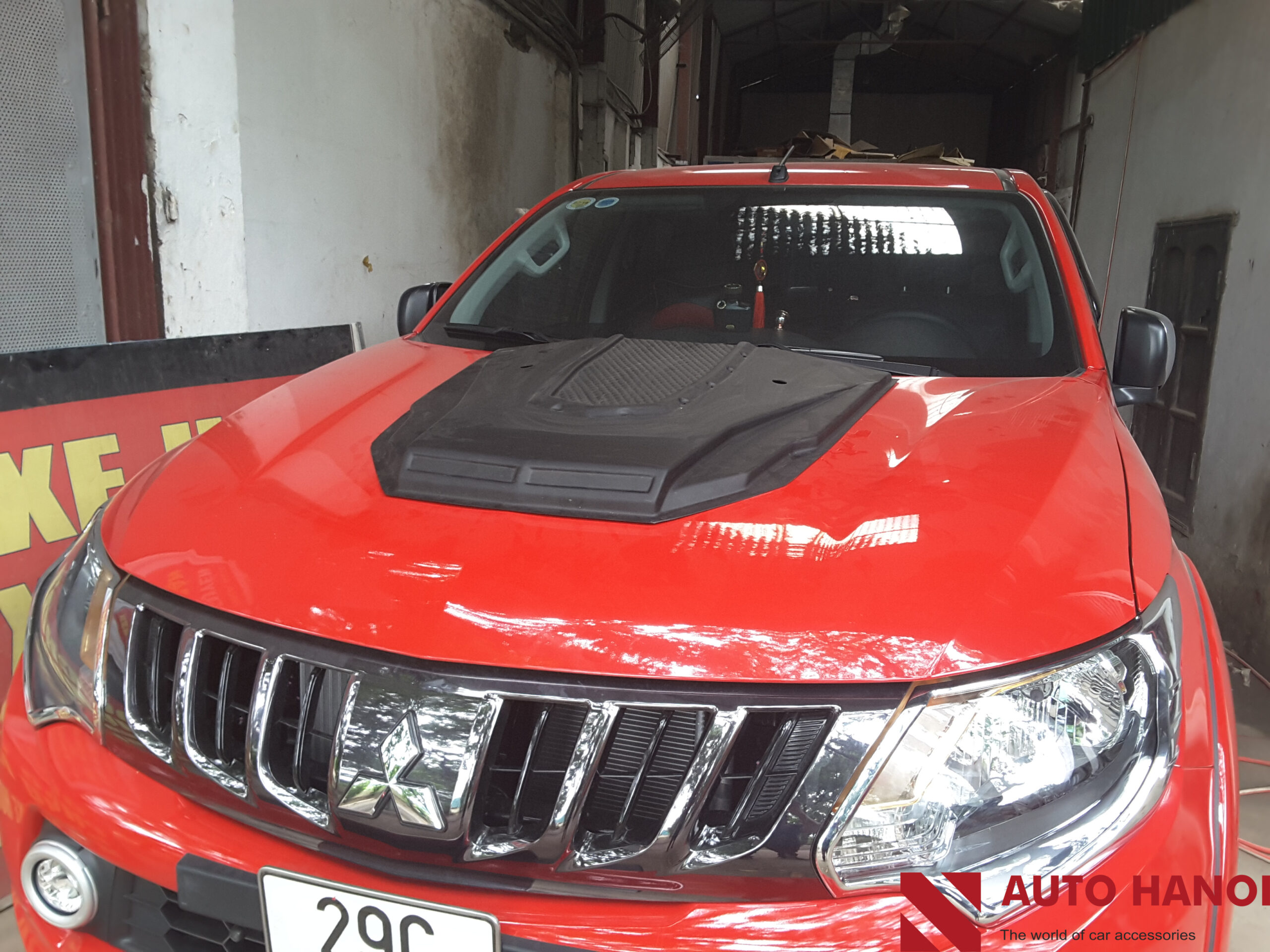 Ốp nắp capo Triton 2015+