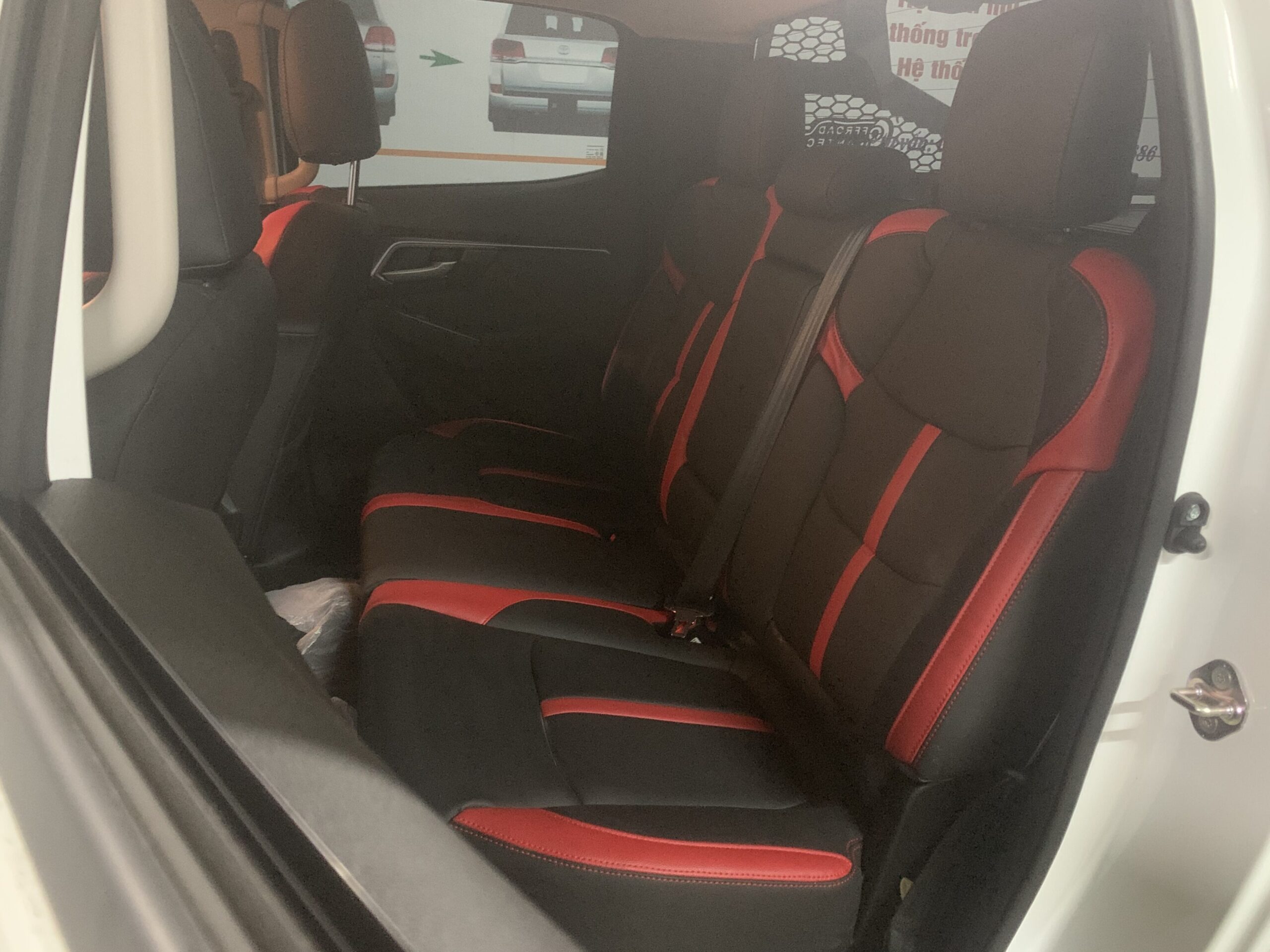 Bọc đệm ghế da Dmax 2021 loại da CN1 Thái Lan - Ảnh 4