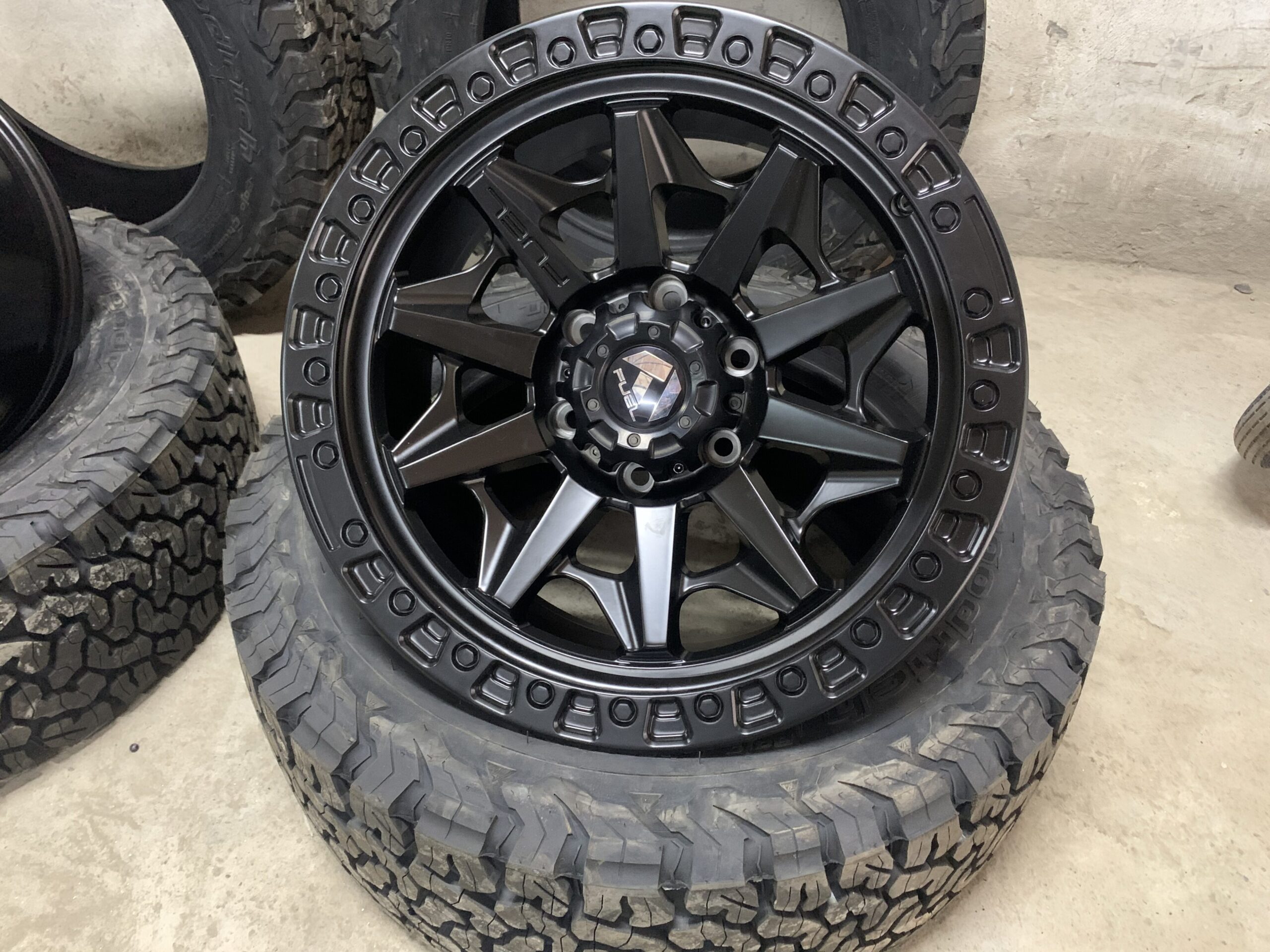 Larang Fuel D694 18inch Made in China - Ảnh 2