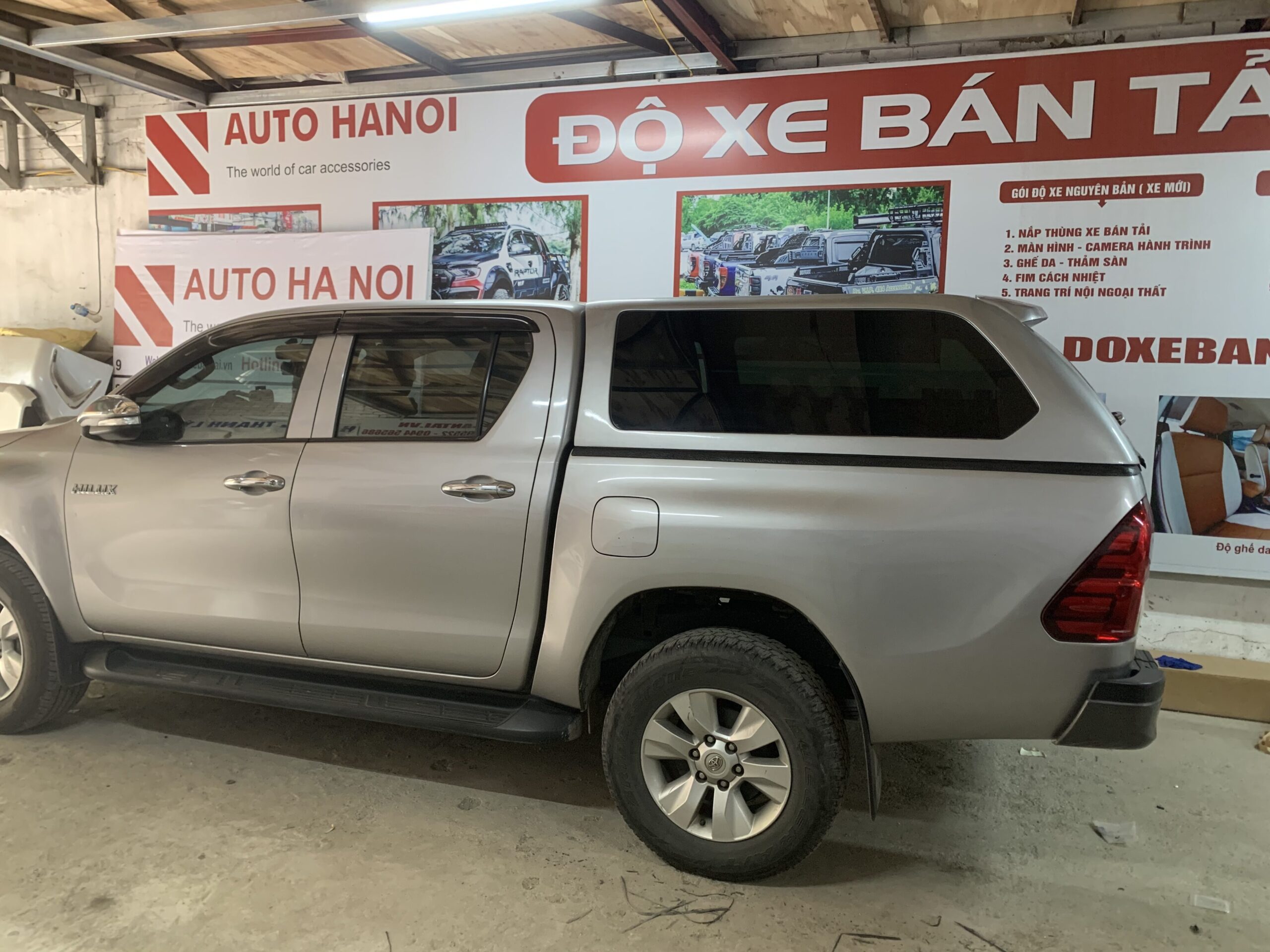 Nắp thùng Toyota Hilux 2015-2021 - Ảnh 2