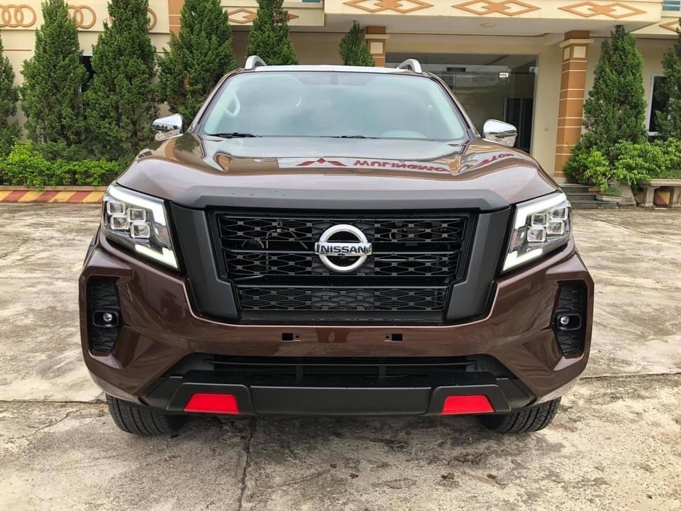 Độ nâng đời Nissan Navara lên 2022 - Ảnh 3