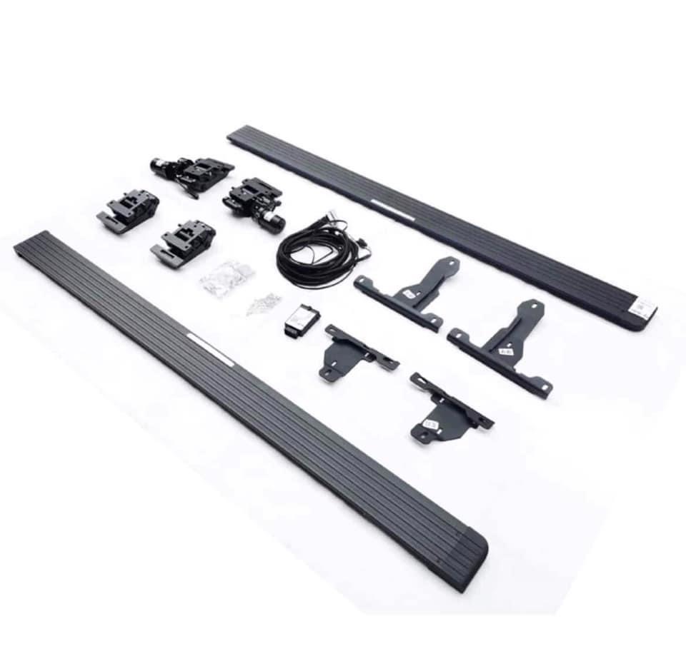 Bậc lên xuống đóng mở điện có đèn chiếu sáng xe Ford Explore 2022 - Ảnh 6