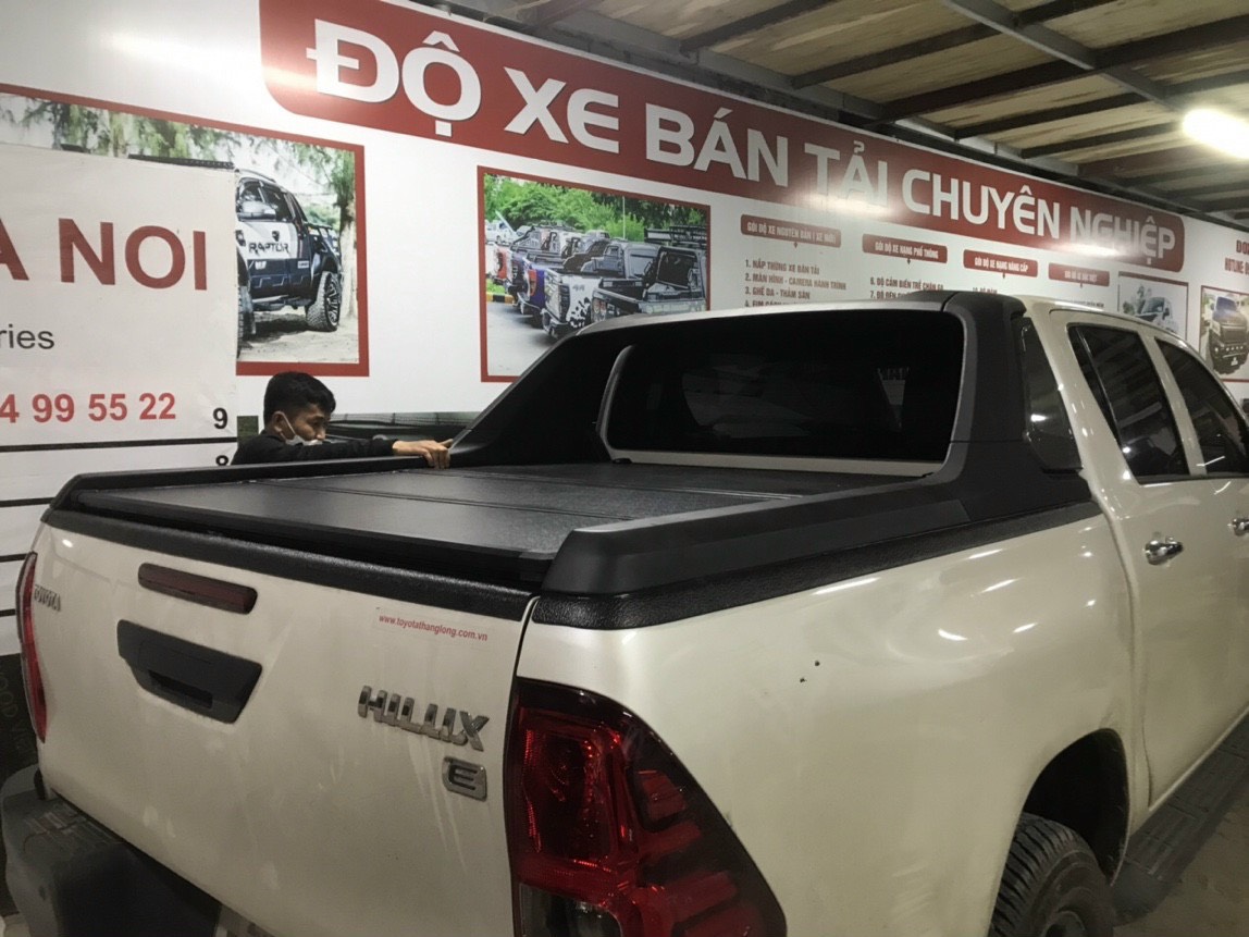 Nắp thùng 3 tấm cho xe Hilux Adventure cao cấp - Ảnh 2