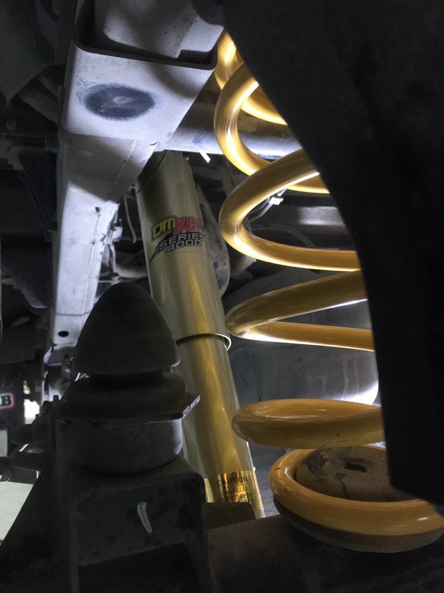 Phuộc êm TJM XGS 4000 ÚC lắp xe Nissan Navara EL - Ảnh 5