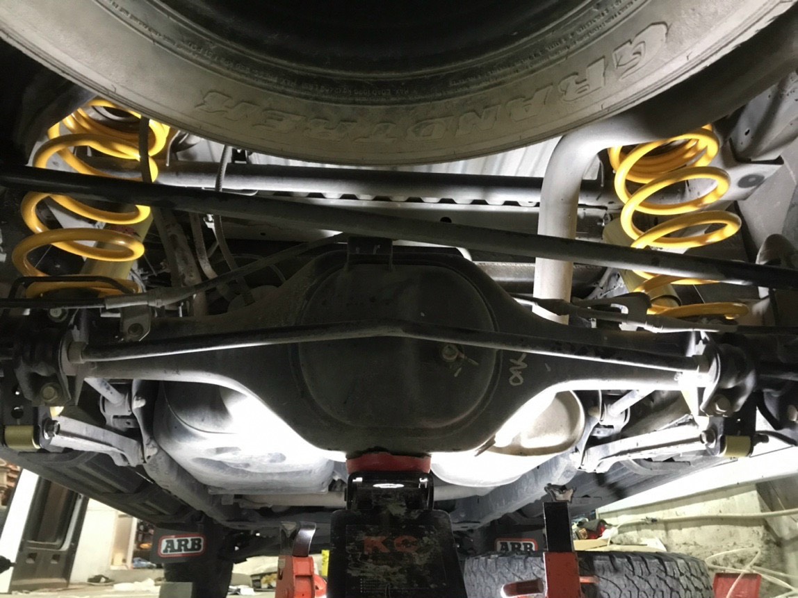 Phuộc êm TJM XGS 4000 ÚC lắp xe Nissan Navara EL - Ảnh 2