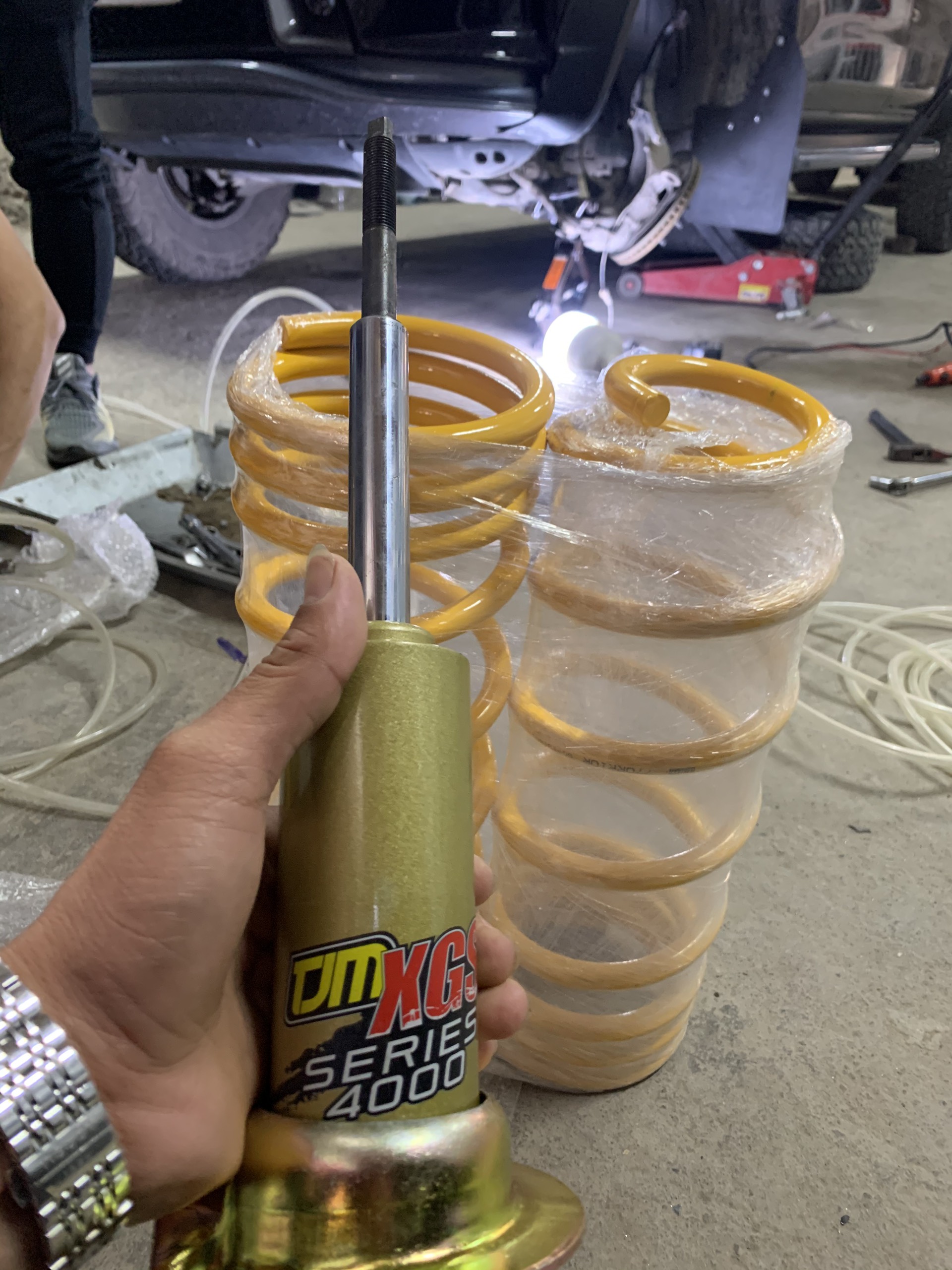 Phuộc êm TJM XGS 4000 ÚC lắp xe Nissan Navara EL - Ảnh 11