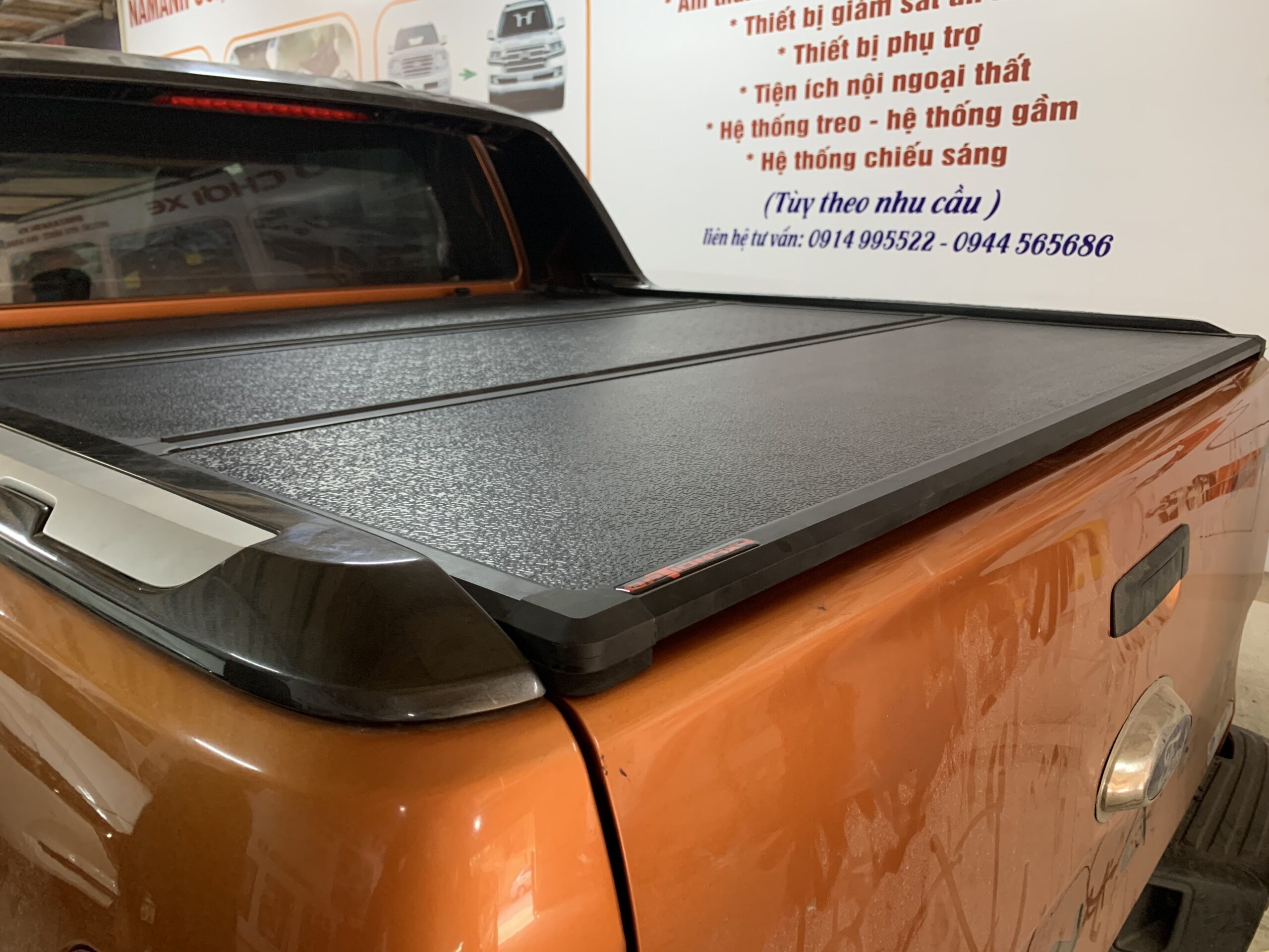Mẫu nắp thùng 3 tấm Ford Ranger Wildtrak chất lượng - Ảnh 4