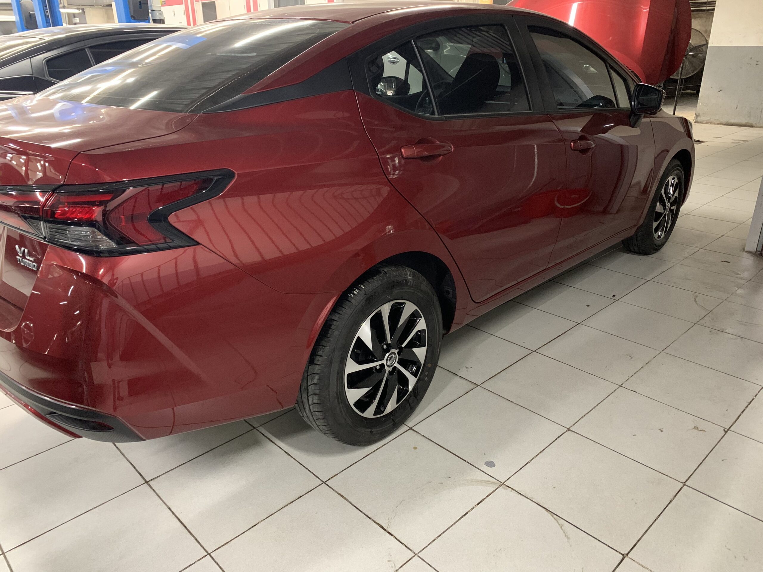 Phay kết hợp sơn mâm Nissan Almera