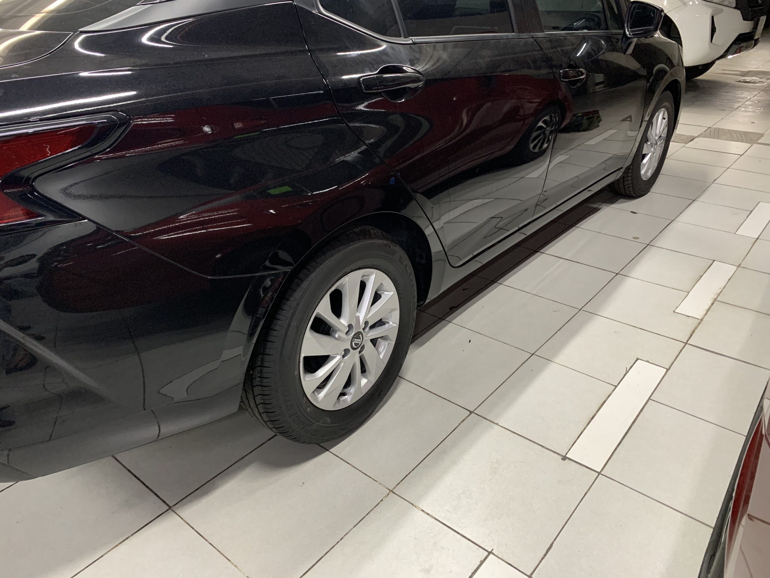 Phay kết hợp sơn mâm Nissan Almera - Ảnh 3