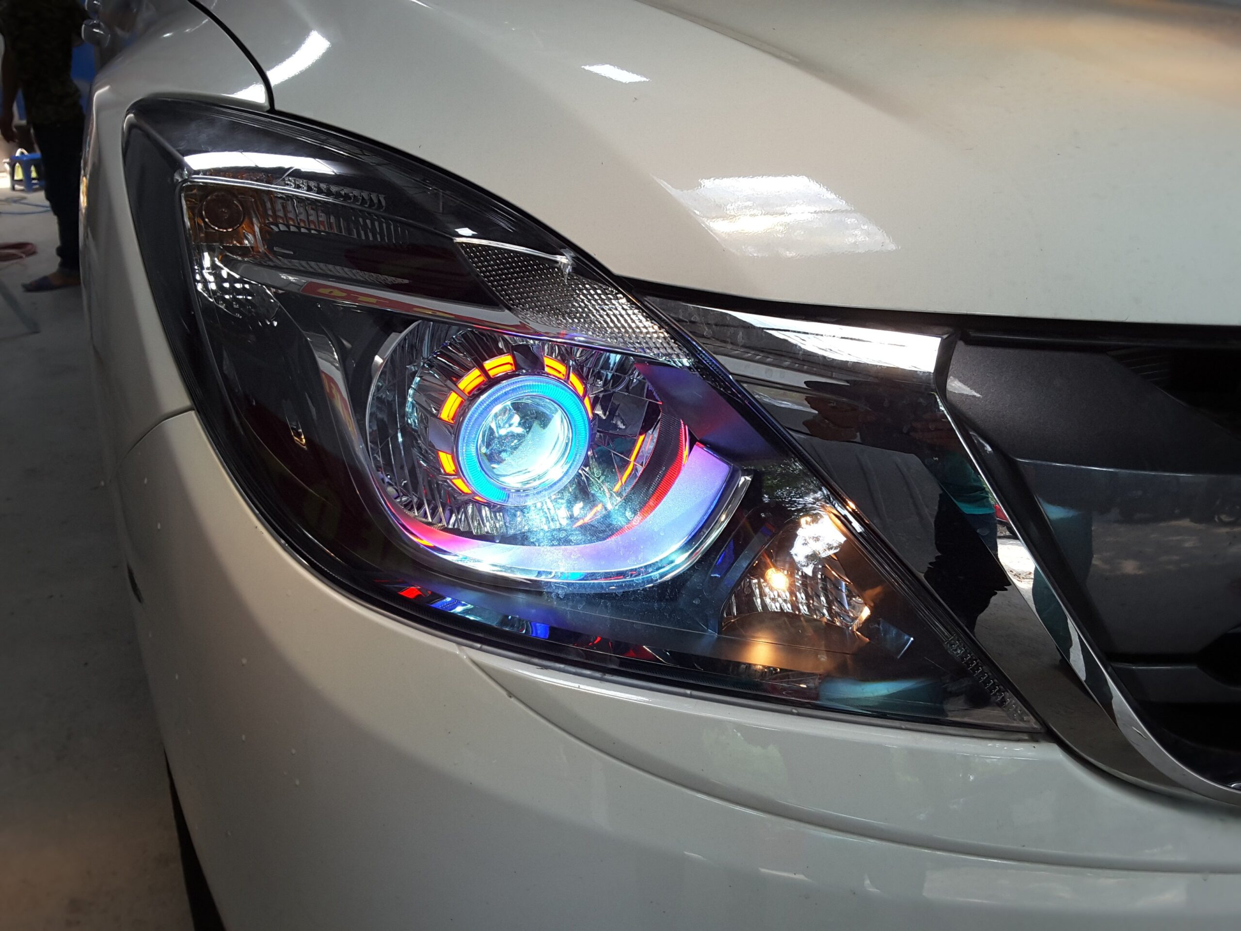 Độ đèn pha bi Aozoom MTAZ xe Mazda BT-50 - Ảnh 2