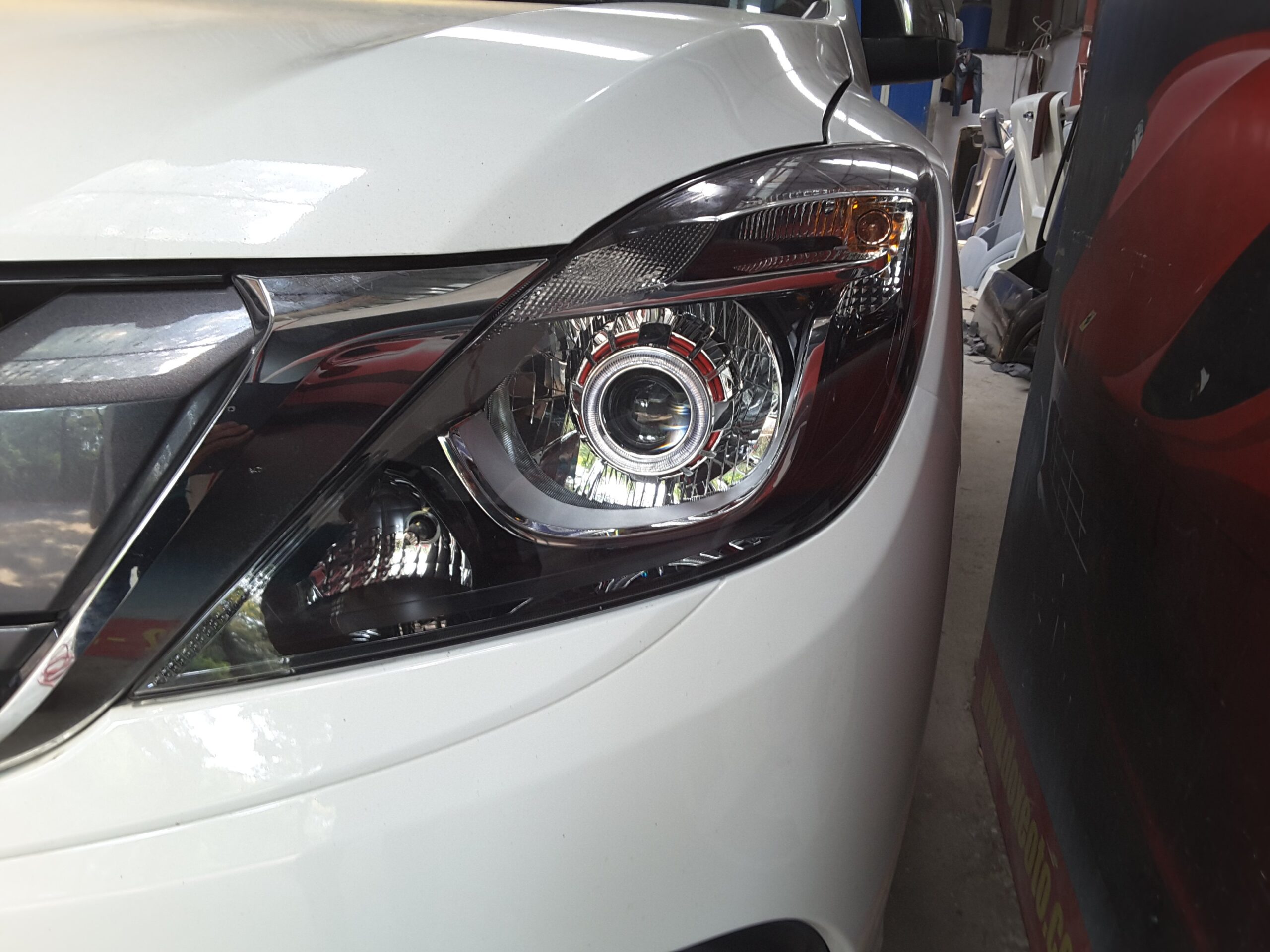 Độ đèn pha bi Aozoom MTAZ xe Mazda BT-50 - Ảnh 3