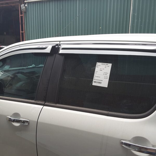 Vè che mưa dành cho BT-50