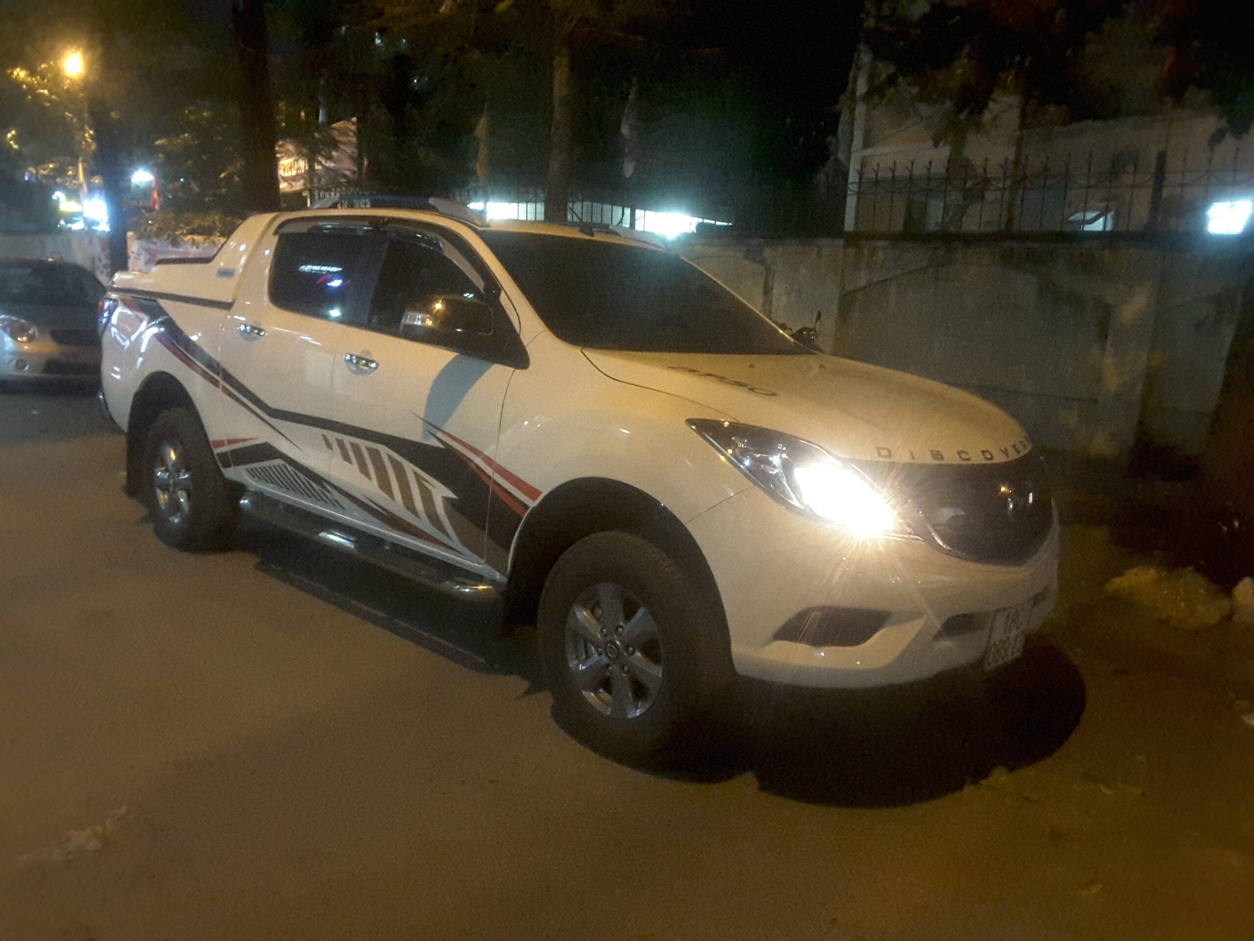 Tem dán sườn xe bán tải BT-50