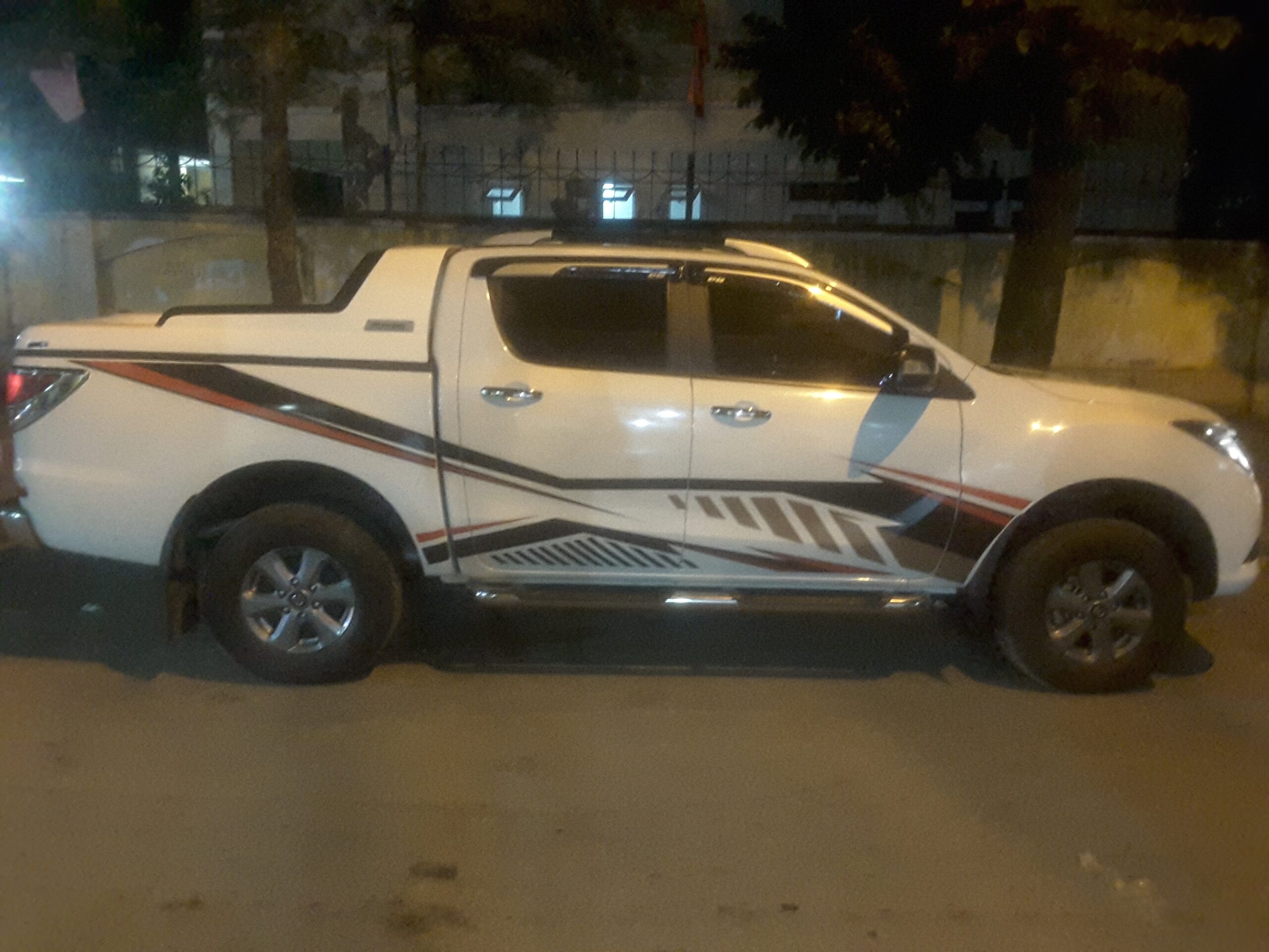 Tem dán sườn xe bán tải BT-50 - Ảnh 3