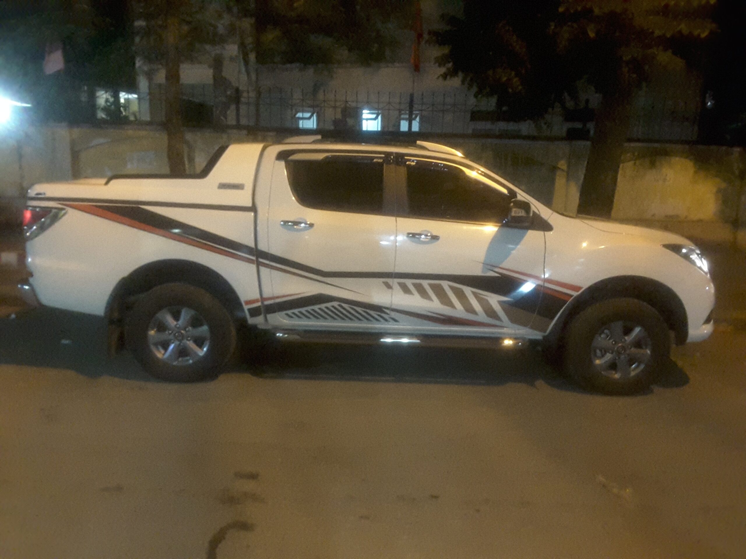 Tem dán sườn xe bán tải BT-50 - Ảnh 2