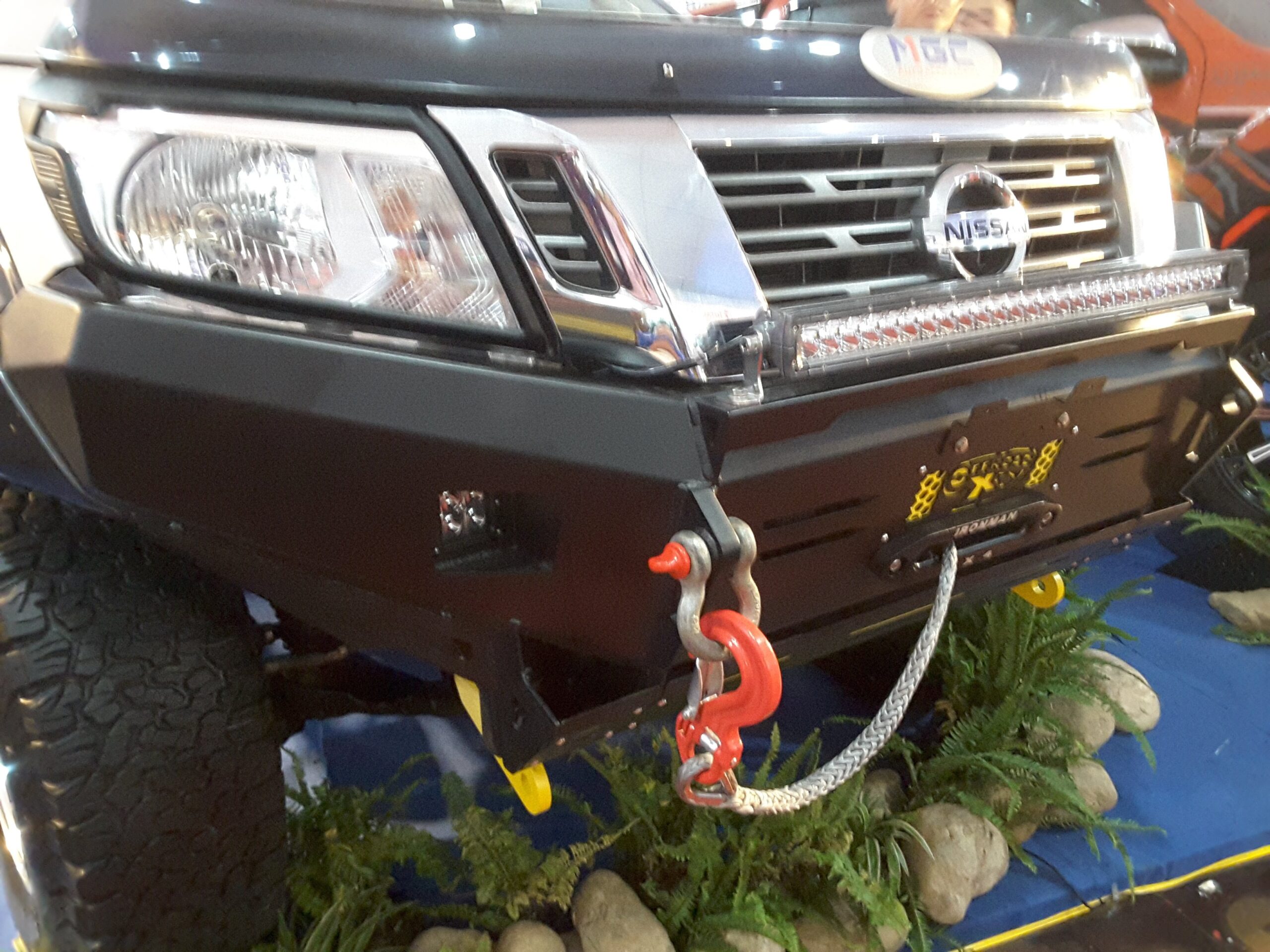 Độ cản trước OFX dành cho bán tải Navara 2015+ - Ảnh 2