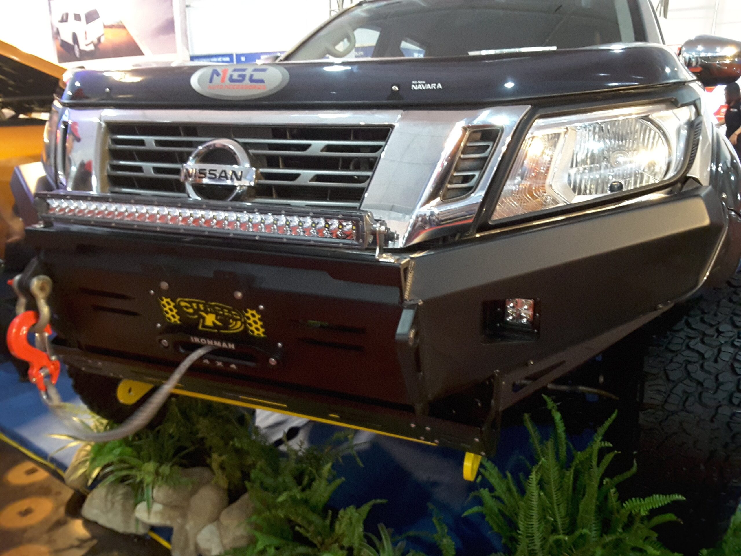 Độ cản trước OFX dành cho bán tải Navara 2015+