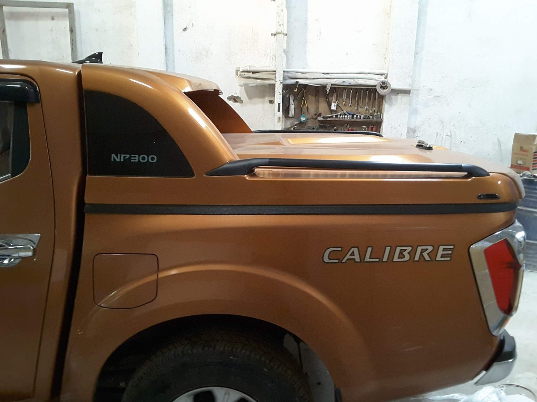 Nắp thùng thấp Nissan Navara 2015-2020 mẫu NP300 - Ảnh 4