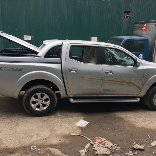 Nắp thùng thấp Nissan Navara 2015-2020 mẫu NP300