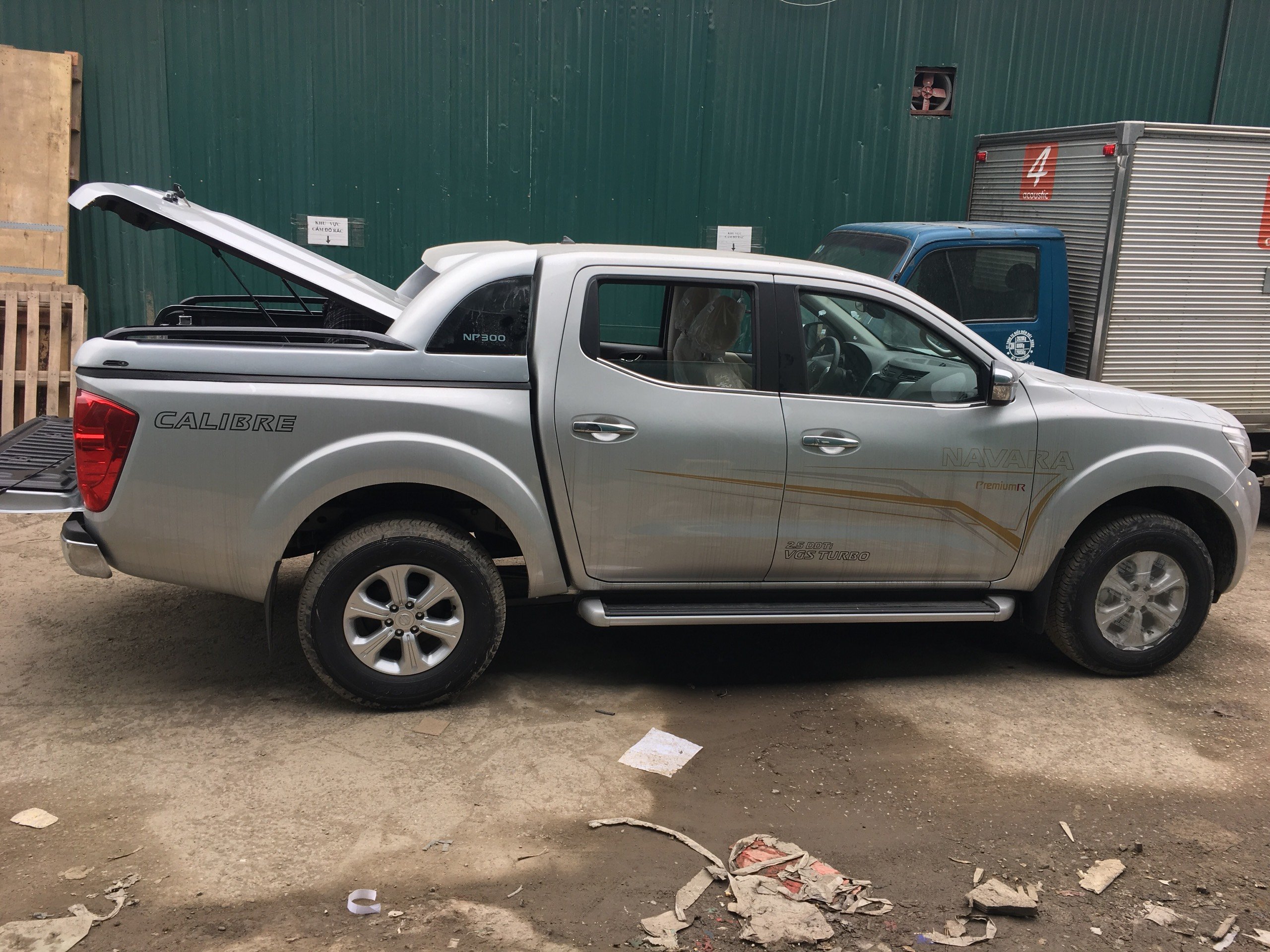 Nắp thùng thấp Nissan Navara 2015-2020 mẫu NP300