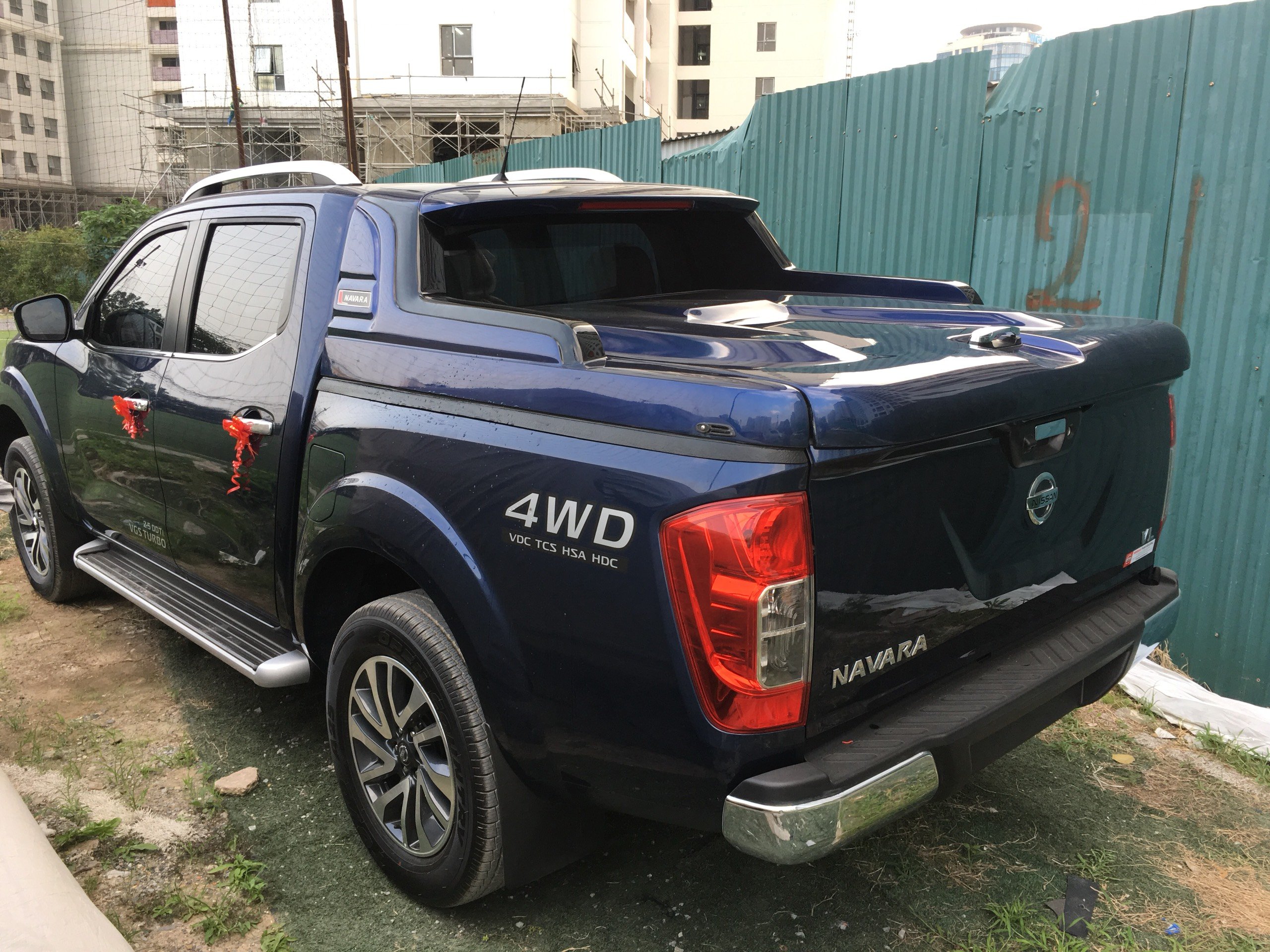 Nắp thùng thấp Nissan Navara 2015-2020 mẫu Al New