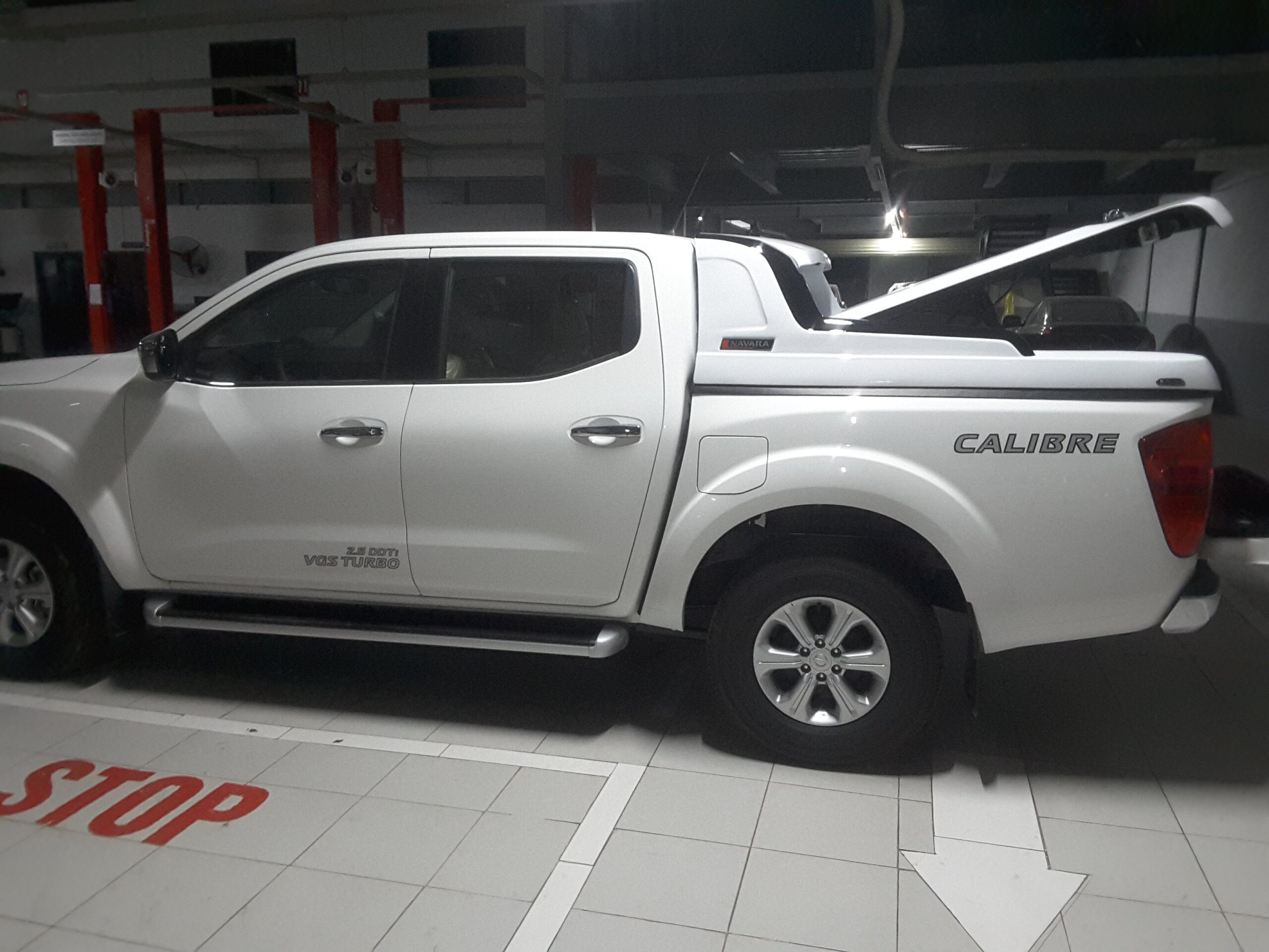 Nắp thùng thấp Nissan Navara 2015-2020 mẫu Al New - Ảnh 3