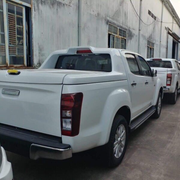 Alternative view of Nắp thùng thấp Isuzu D-max 2020-2023 mới nhất