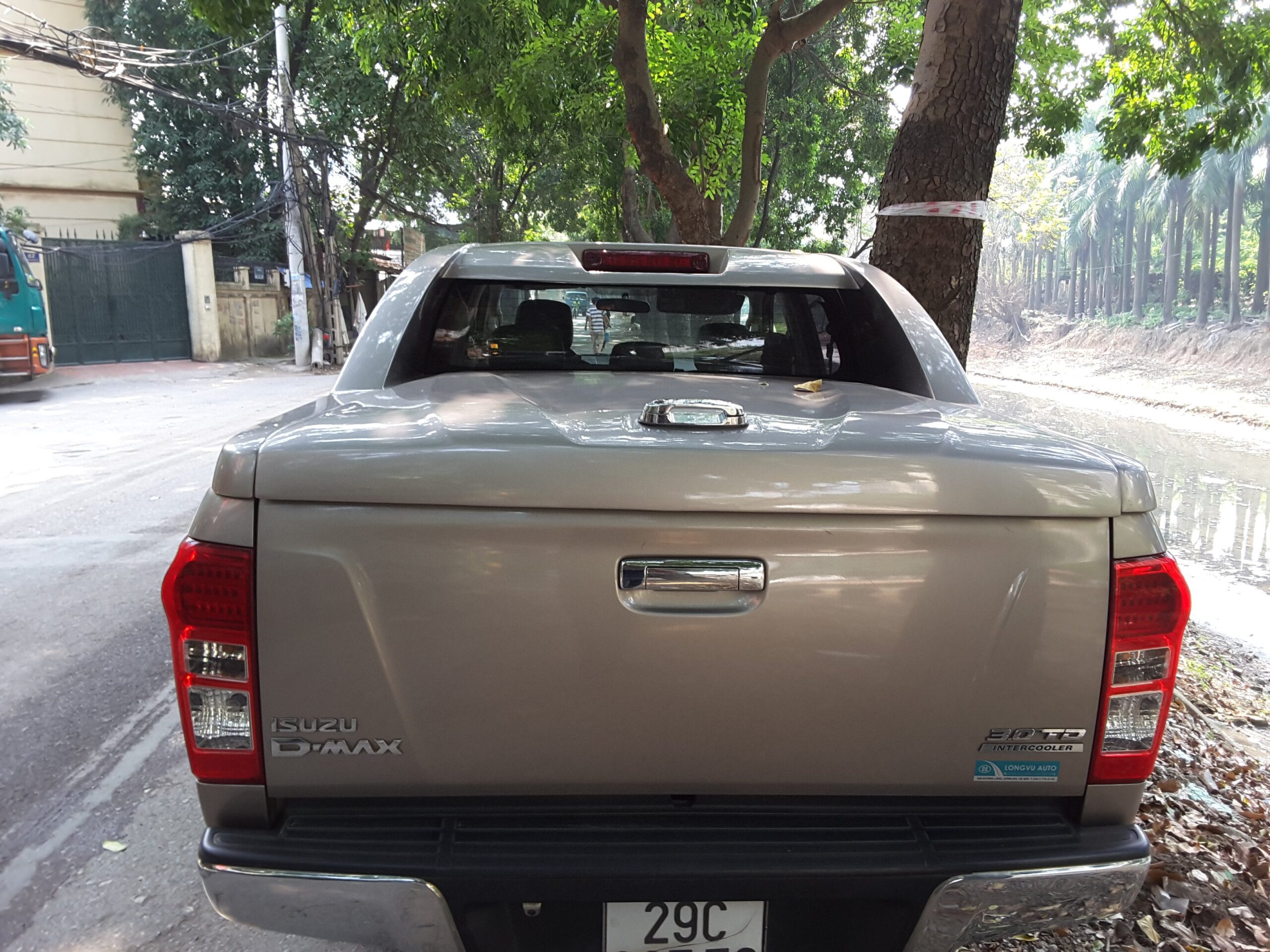 Cung cấp các mẫu nắp thùng thấp Dmax 2015-2018