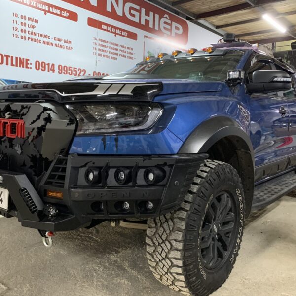 Độ xe bán tải Ford Raptor 2019 - 2021 mạnh mẽ và cá tính
