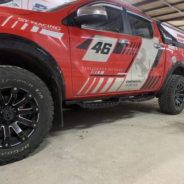 Mâm xe Black-Rhino và Lốp BF-Goodrich All- Terrain cho Mazda BT-50