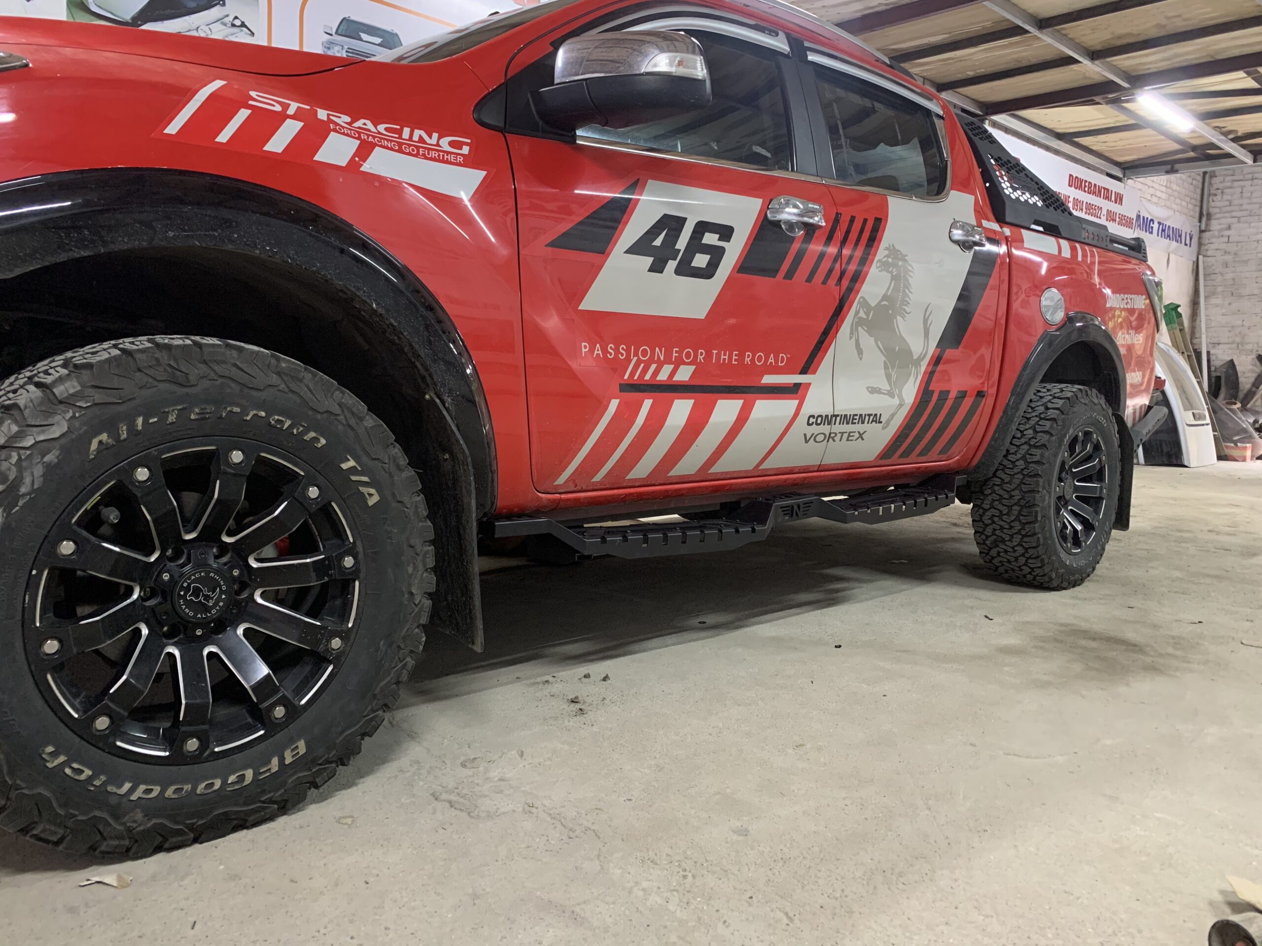 Mâm xe Black-Rhino và Lốp BF-Goodrich All- Terrain cho Mazda BT-50