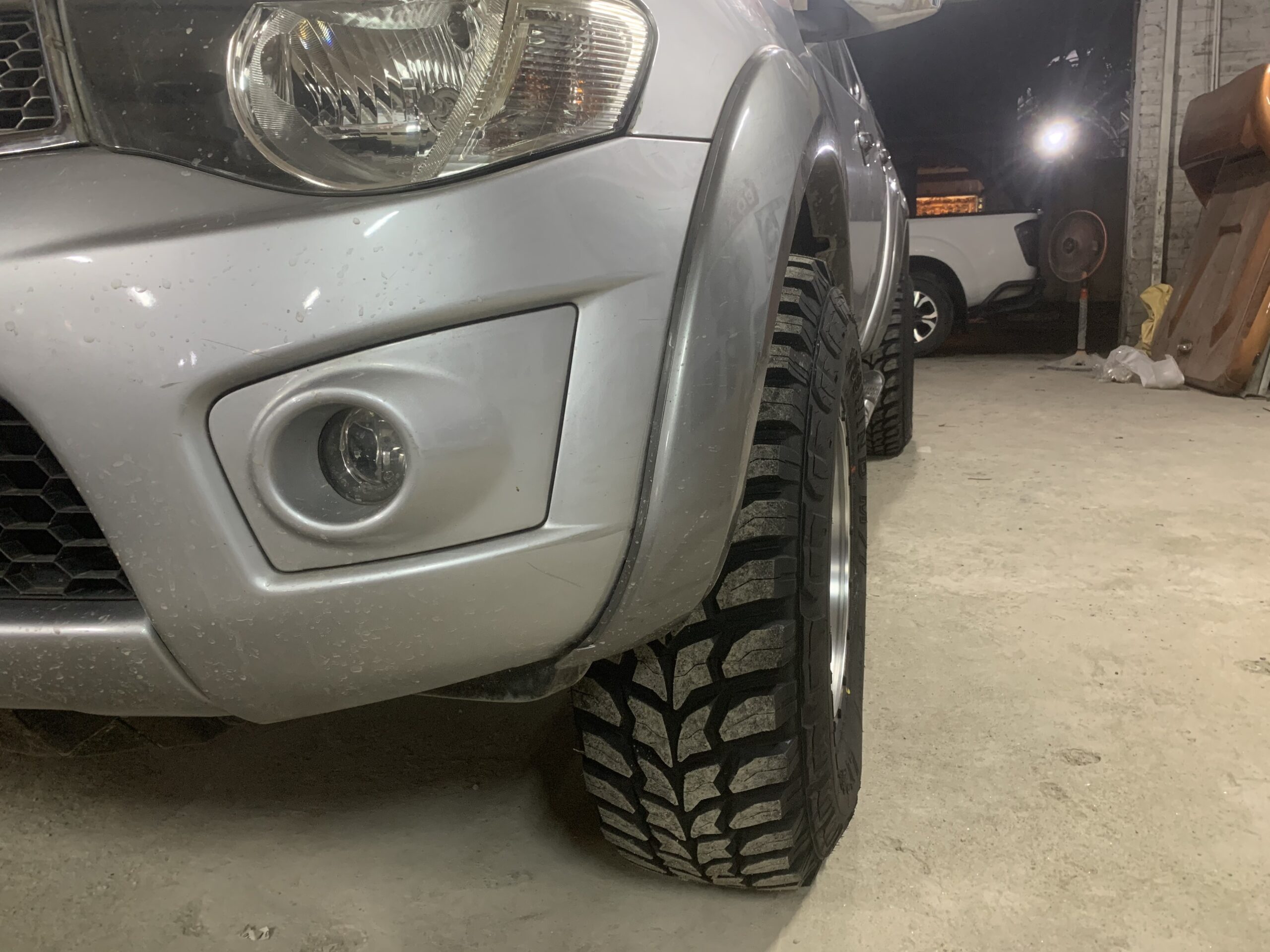 Độ mâm TAM và lốp CrossWin M/T LT 265/75R16 cho xe bán tải - Ảnh 3