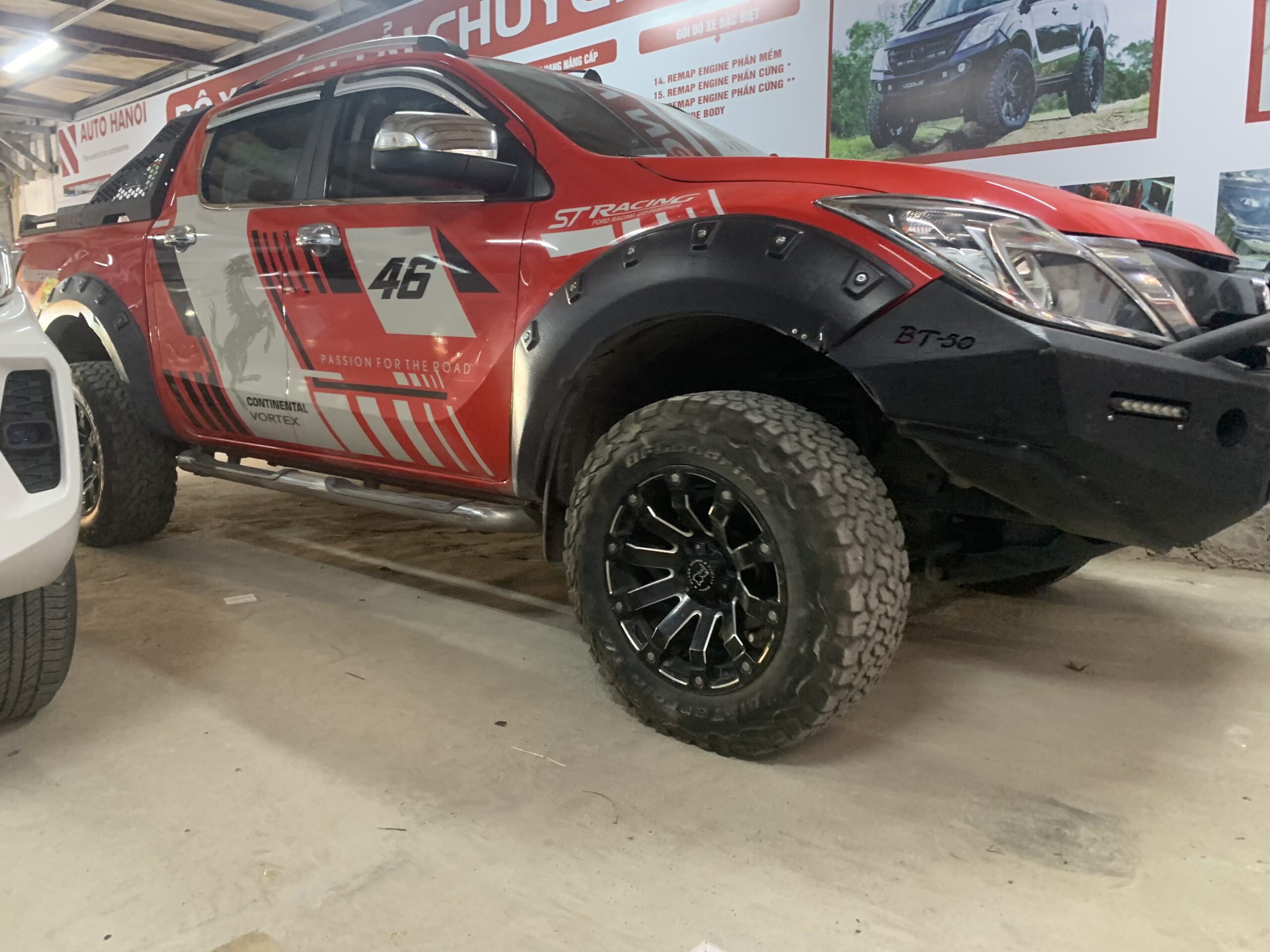 Mâm xe Black-Rhino và Lốp BF-Goodrich All- Terrain cho Mazda BT-50 - Ảnh 2
