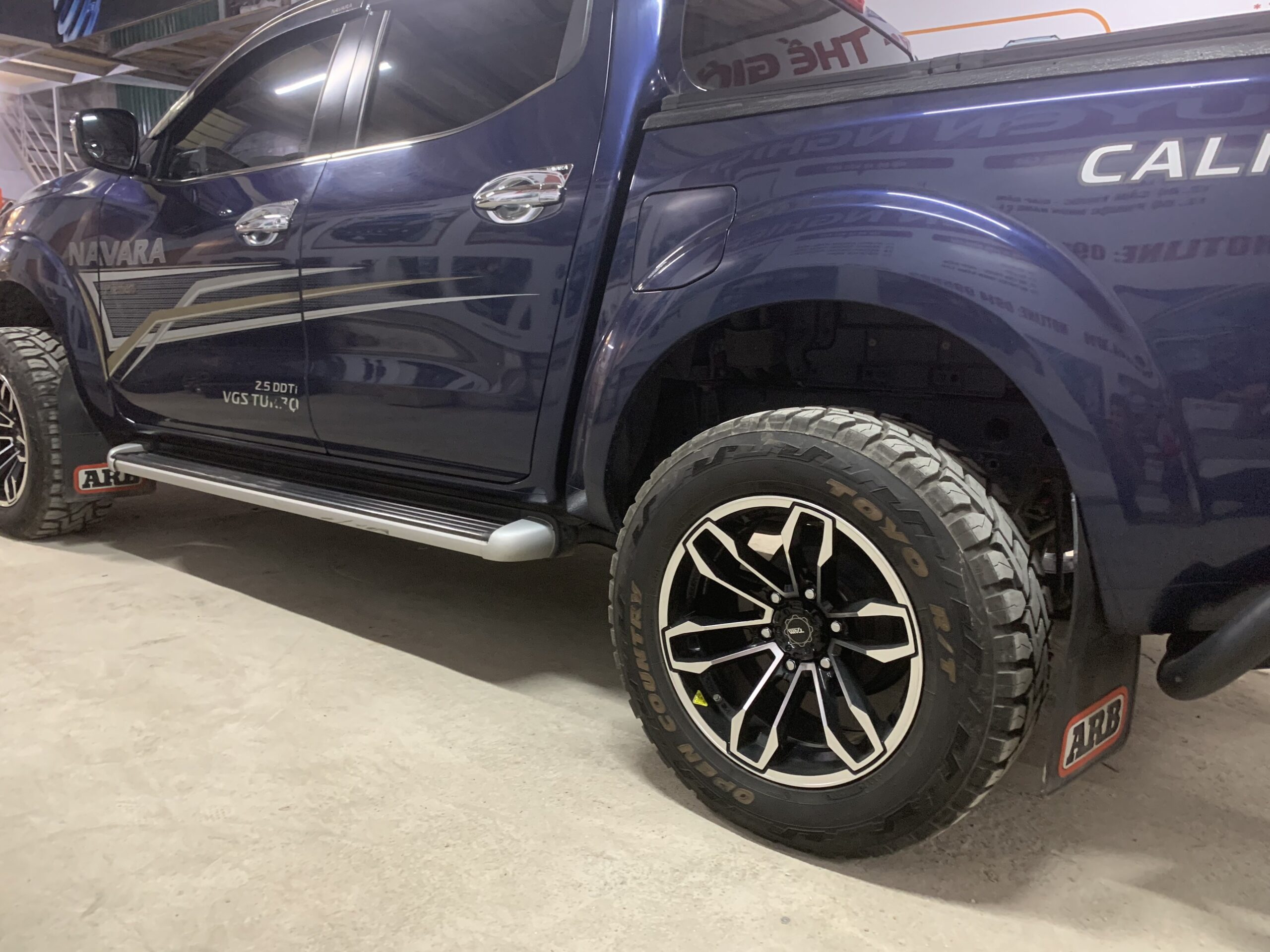 Độ mâm Fuel và Lốp TOYO lắp cho xe nissan Navara - Ảnh 2