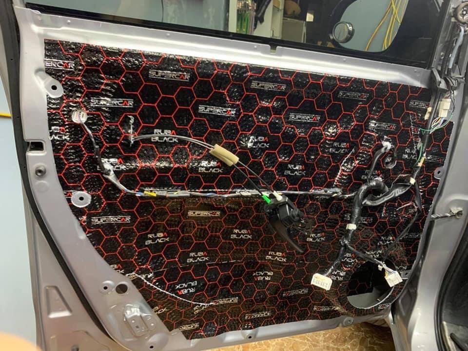 Chống ồn sàn xe 7 chỗ - Ảnh 3