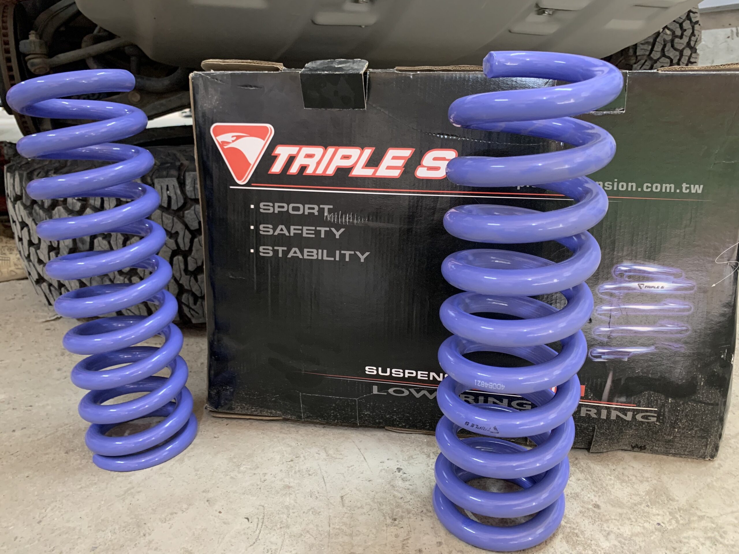Lò xo nâng gầm Triple S hàng Taiwan dành cho Ranger - Ảnh 5