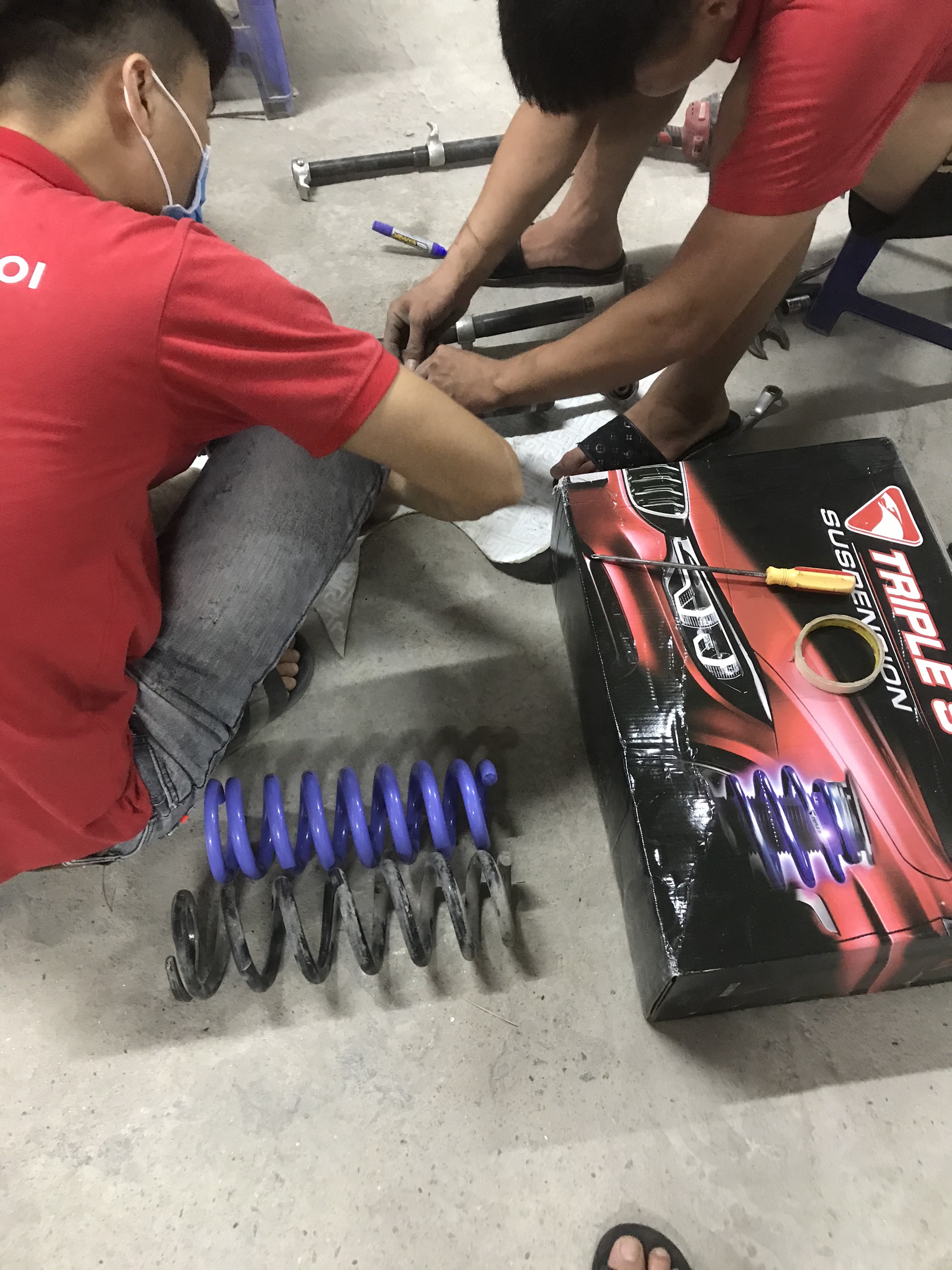 Lò xo nâng gầm Triple S hàng Taiwan dành cho Ranger - Ảnh 3