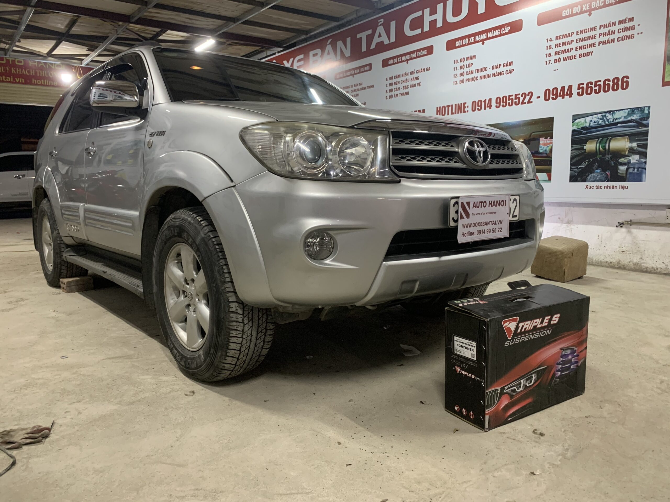 Lò xo hạ gầm Triple S xe Toyota Fortuner
