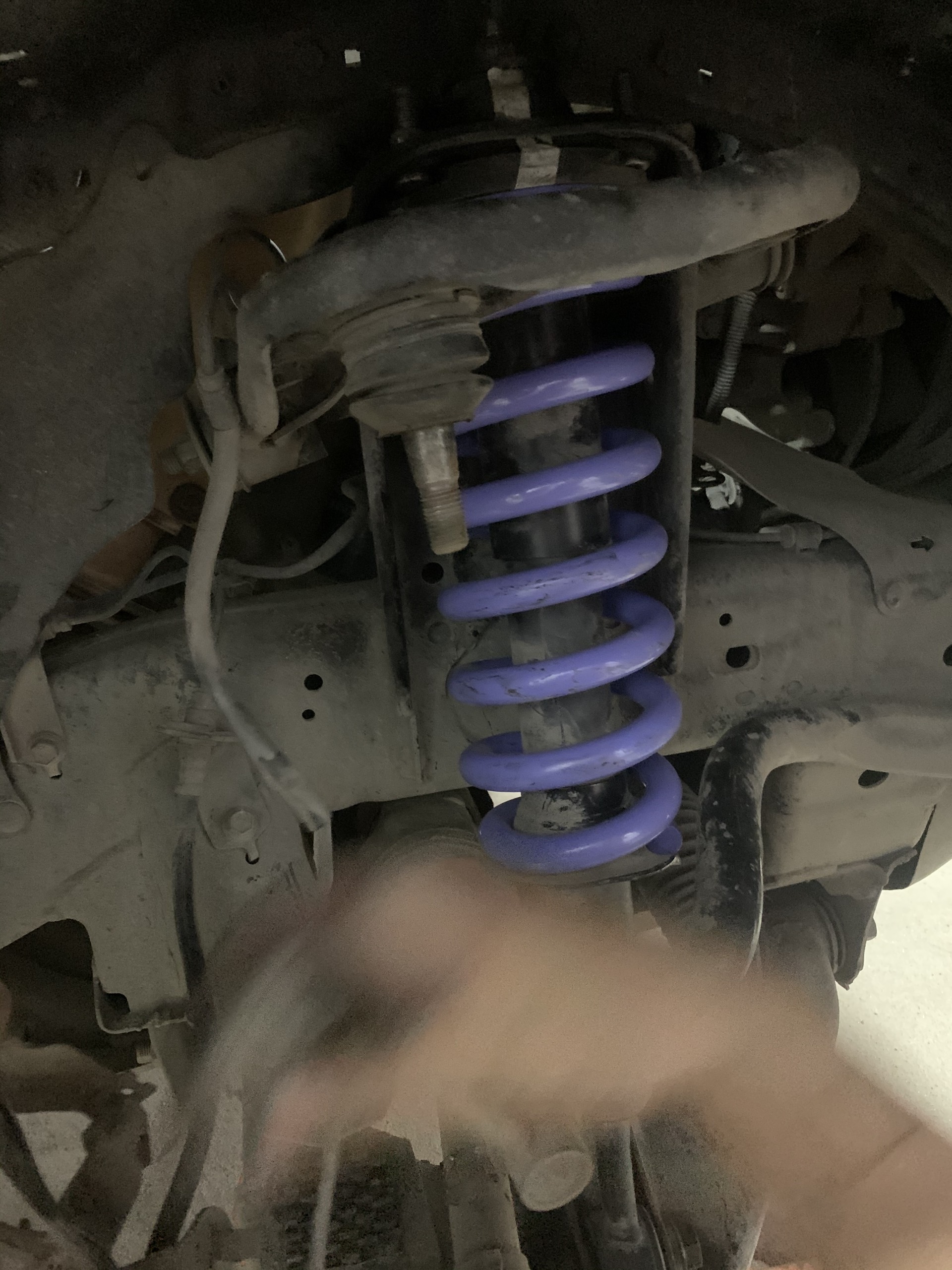 Lò xo hạ gầm Triple S xe Toyota Fortuner - Ảnh 3