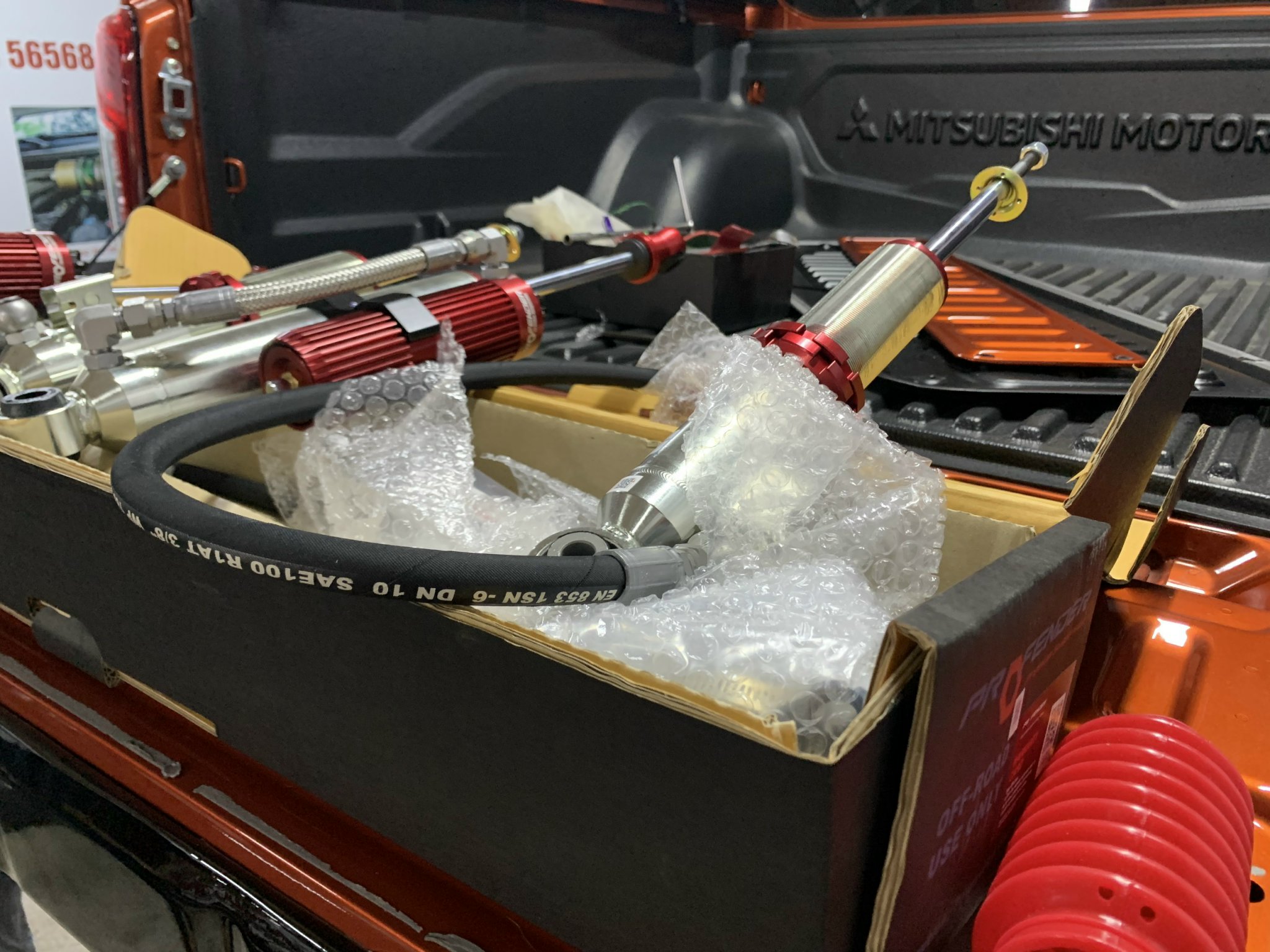 Giảm xóc Profender xe Mitsubishi Triton mã Mono tube chỉnh 8 nấc êm ái - Ảnh 3