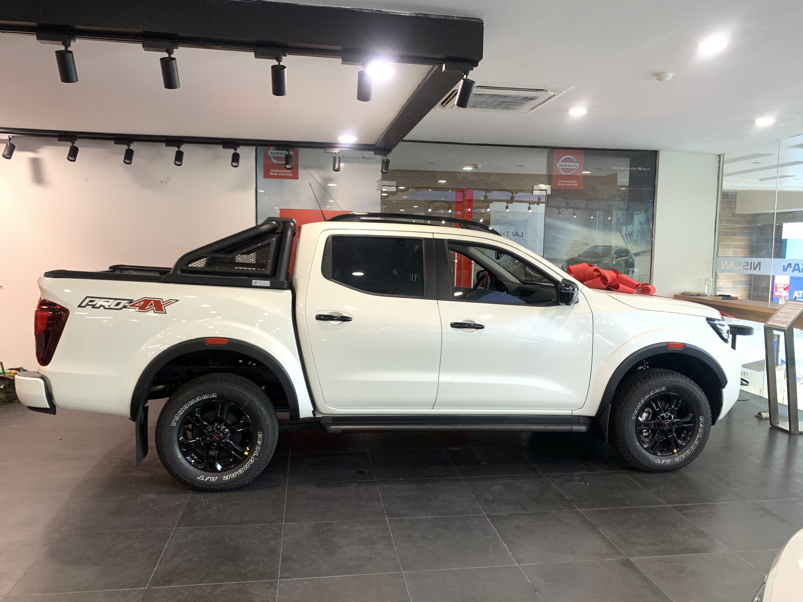 Thanh thể thao off road 4x4 nắp cho Nissan Navara - Ảnh 2