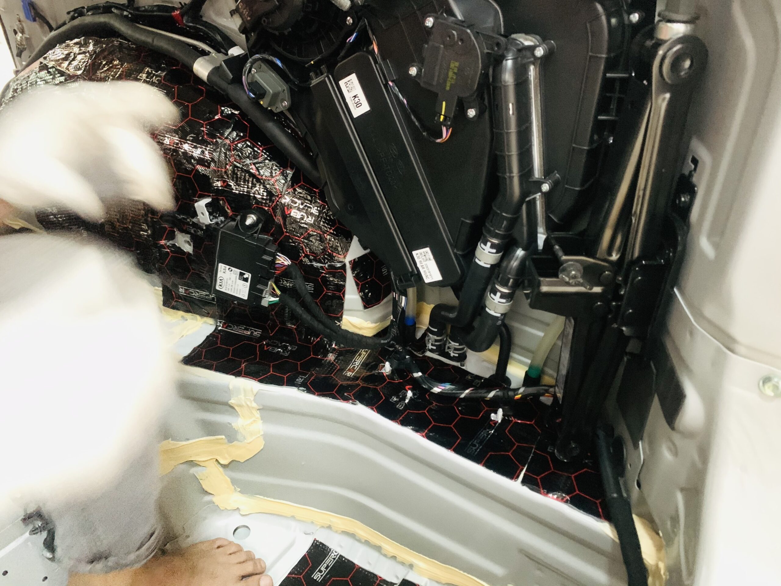 Chống ồn Full xe dành cho Kia Canival - Ảnh 10