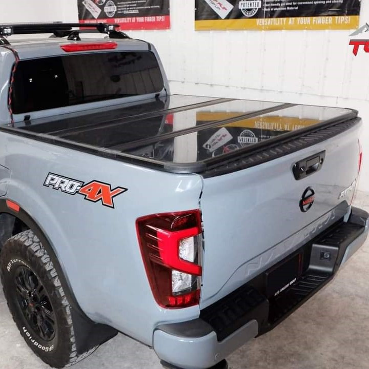 Nắp thùng 3 tấm Nissan Navara 2015-2023 mở 90 độ