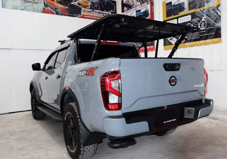 Nắp thùng 3 tấm Nissan Navara 2015-2023 mở 90 độ - Ảnh 2