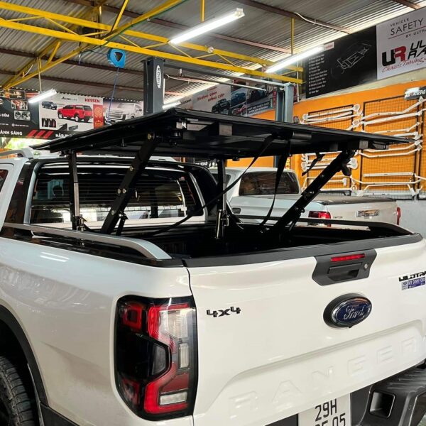 Nắp thùng 3 tấm Ranger wildtrak 2023