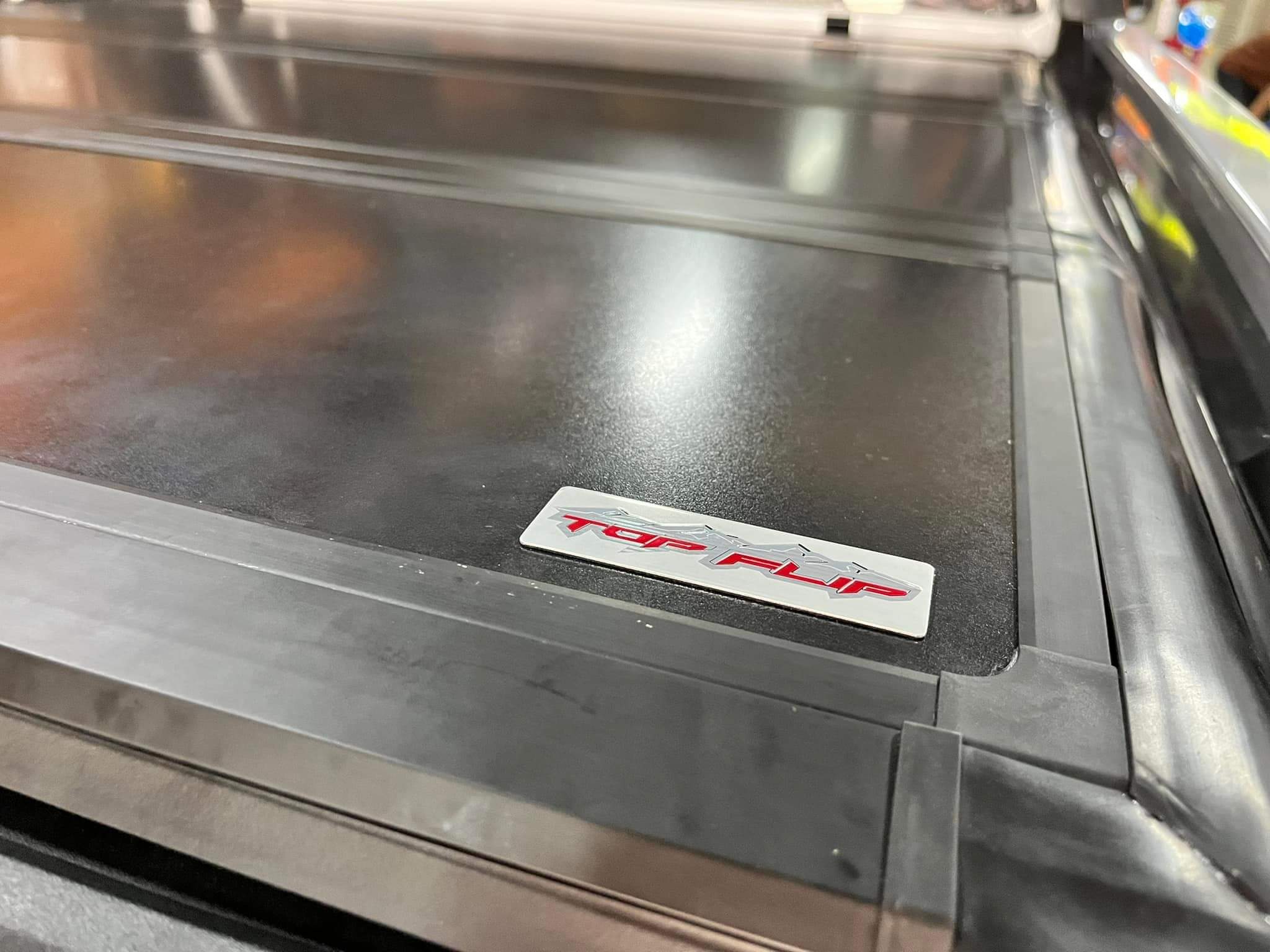 Nắp thùng 3 tấm Ranger wildtrak 2023 - Ảnh 3