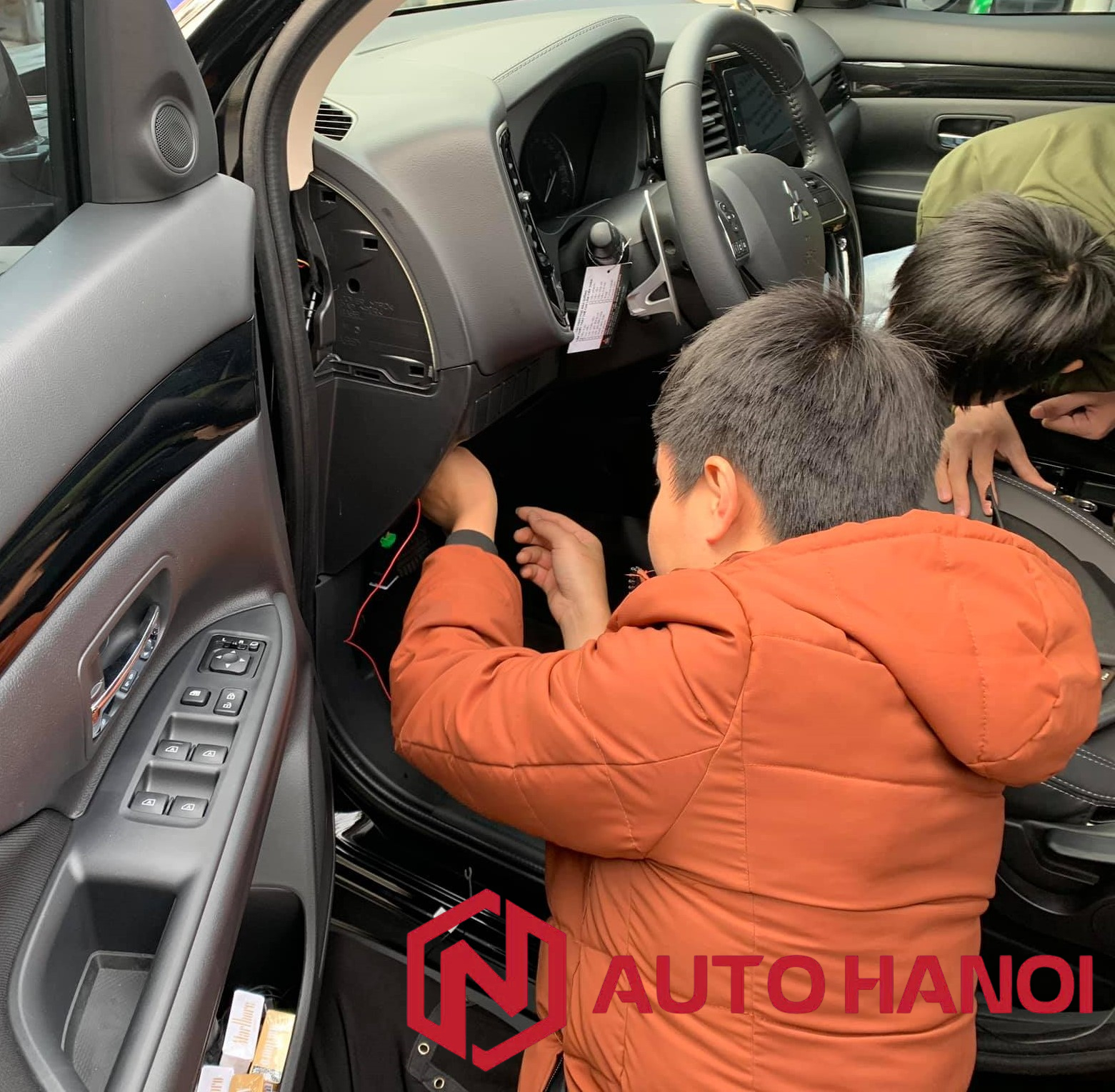 Độ cốp điện tự động cho xe Outlander - Ảnh 4