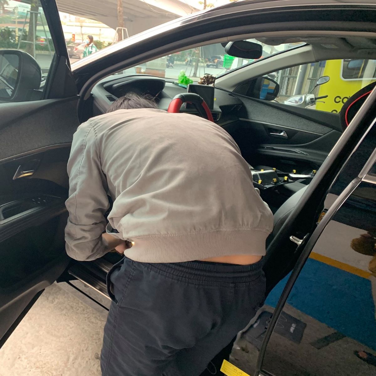 Cốp điện tự động Peugeot 3008 - Ảnh 4