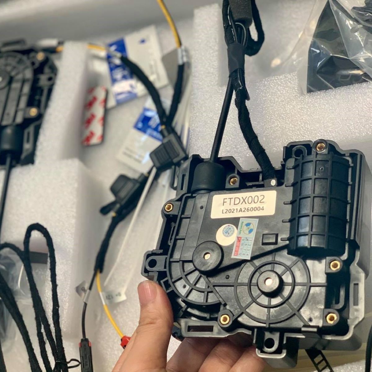 Độ cốp điện xe Toyota Cross - Ảnh 3